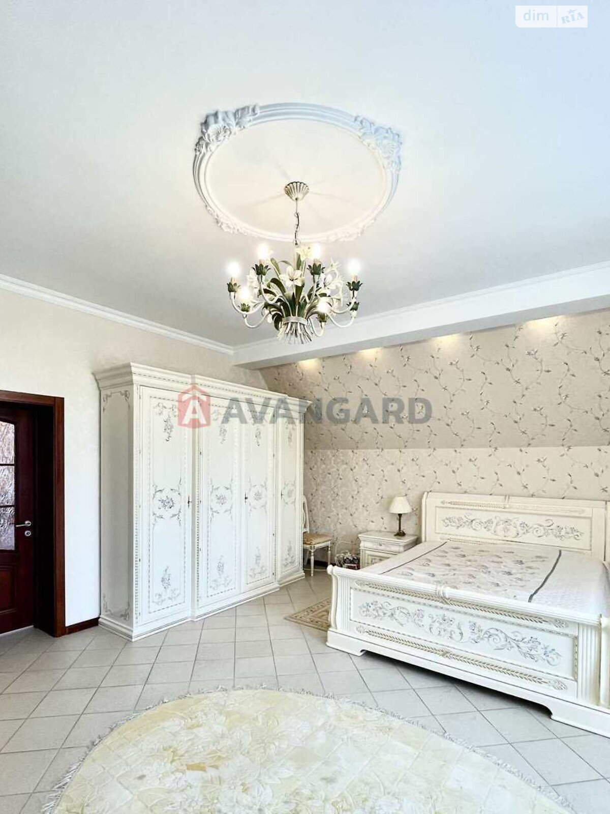 триповерховий будинок, 320 кв. м, кирпич. Продаж у Дніпрі фото 1 триповерховий будинок, 320 кв. м, кирпич. Продаж у Дніпрі фото 1
