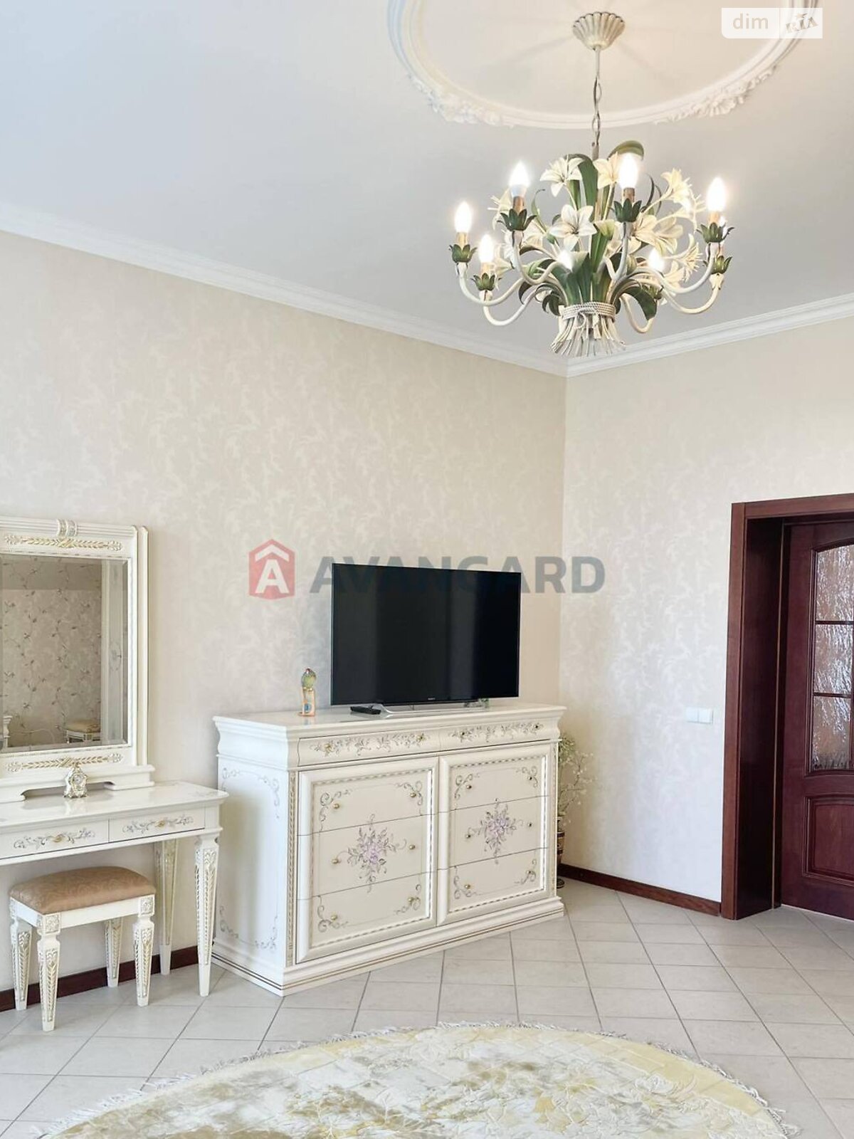 триповерховий будинок, 320 кв. м, кирпич. Продаж у Дніпрі фото 1 триповерховий будинок, 320 кв. м, кирпич. Продаж у Дніпрі фото 1