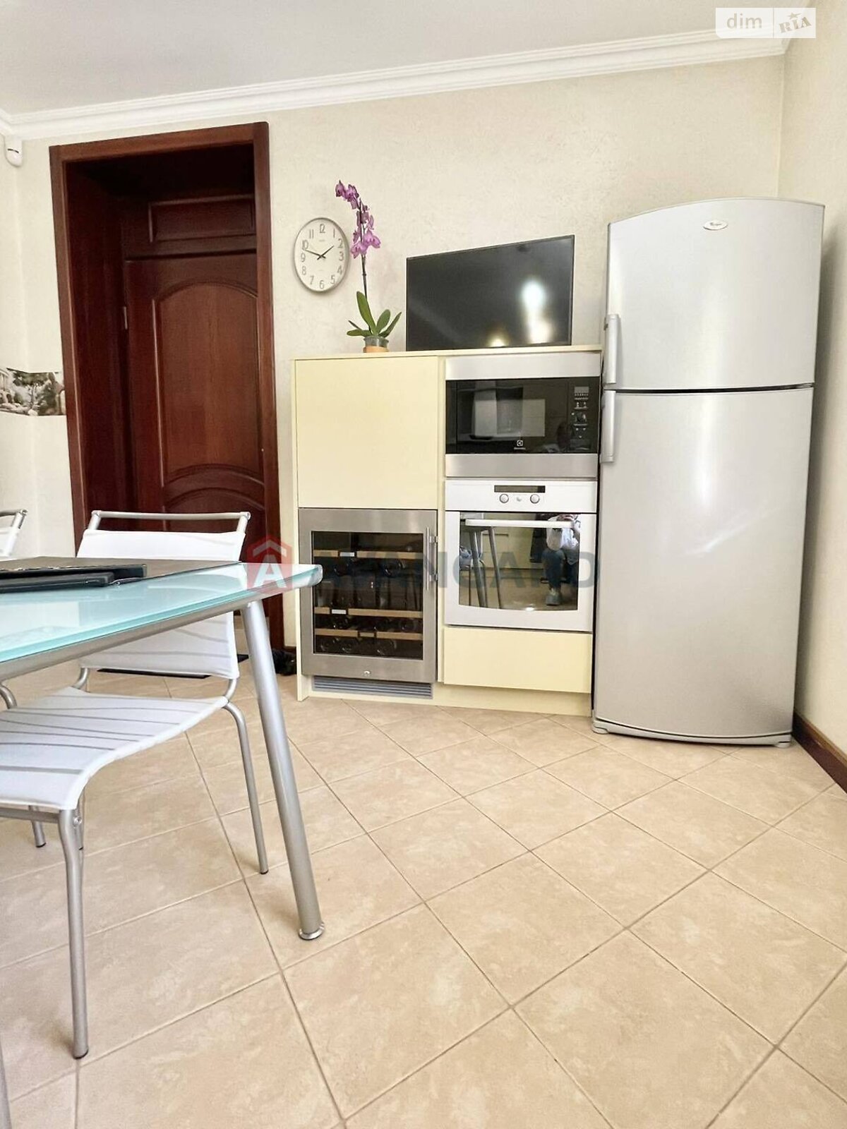 триповерховий будинок, 320 кв. м, кирпич. Продаж у Дніпрі фото 1 триповерховий будинок, 320 кв. м, кирпич. Продаж у Дніпрі фото 1