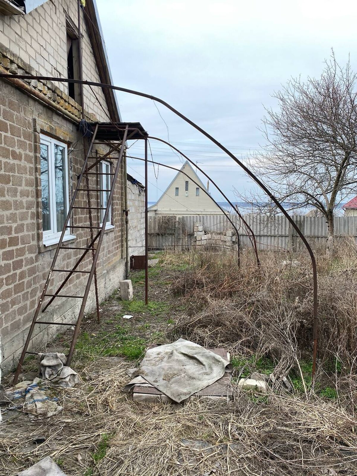 одноповерховий будинок з гаражем, 64 кв. м, цегла. Продаж у Дніпровському фото 1 одноповерховий будинок з гаражем, 64 кв. м, цегла. Продаж у Дніпровському фото 1