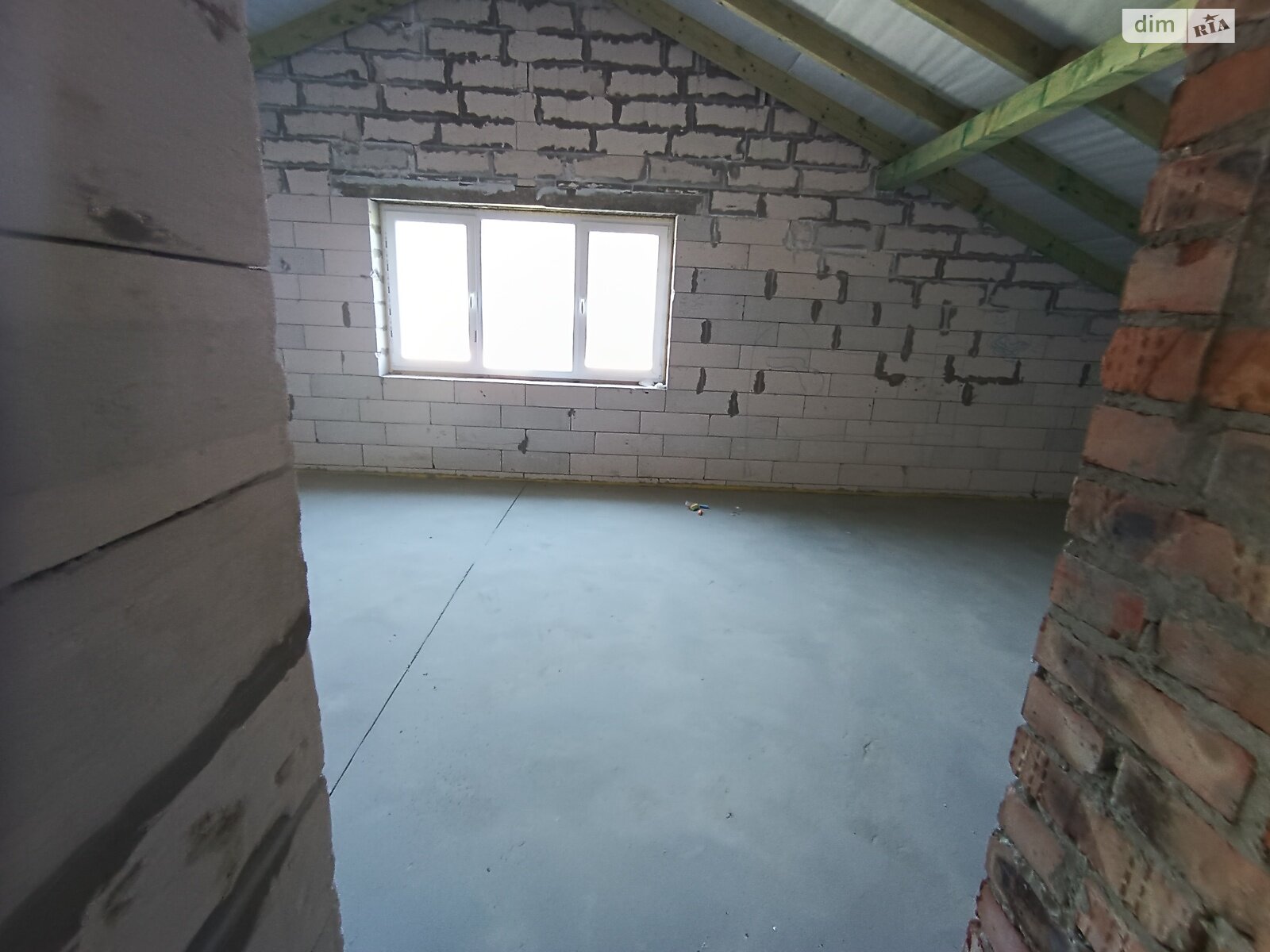 двухэтажный дом с гаражом, 240 кв. м, газобетон. Продажа в Добрянах фото 1