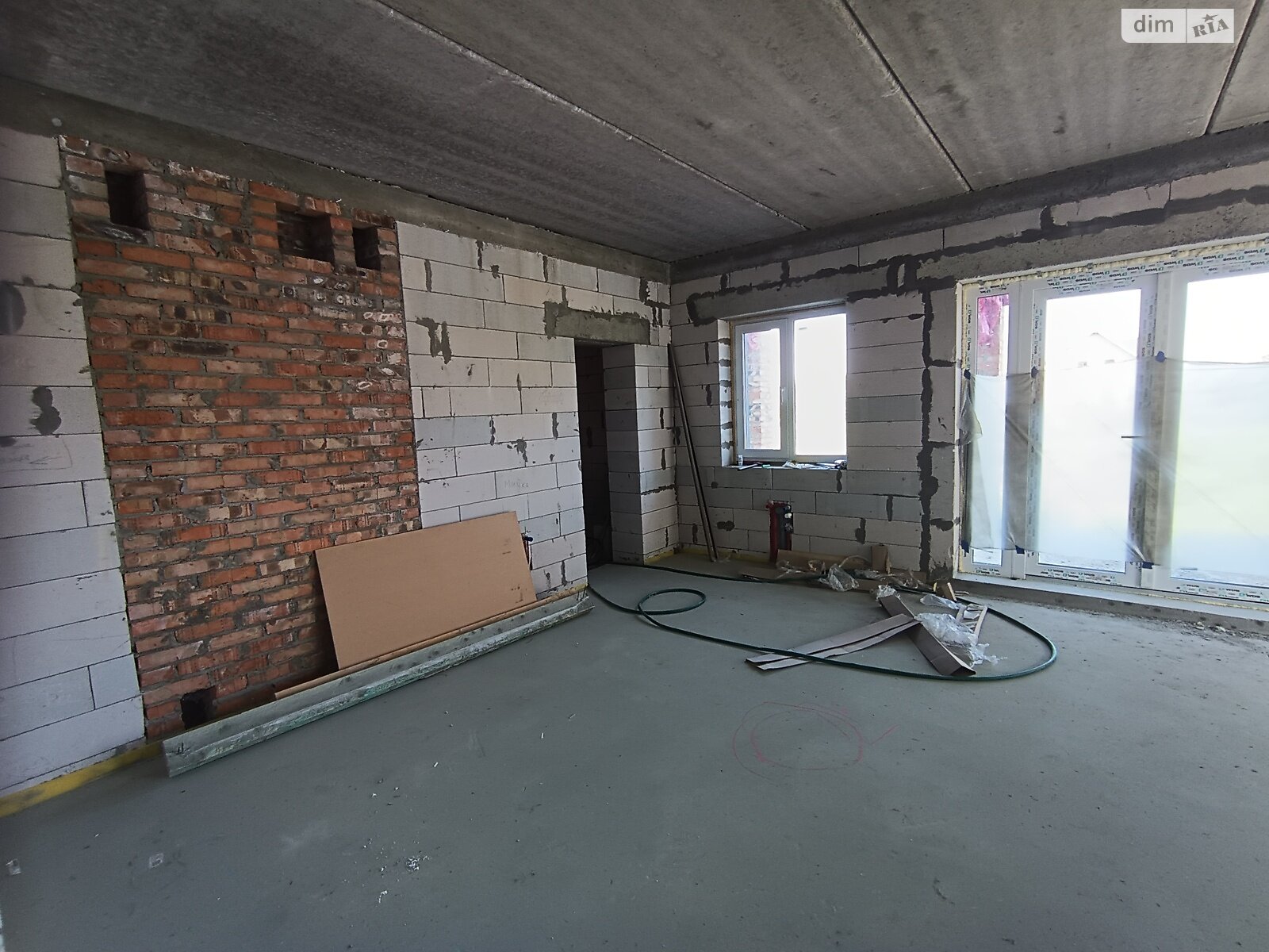 двухэтажный дом с гаражом, 240 кв. м, газобетон. Продажа в Добрянах фото 1 двухэтажный дом с гаражом, 240 кв. м, газобетон. Продажа в Добрянах фото 1