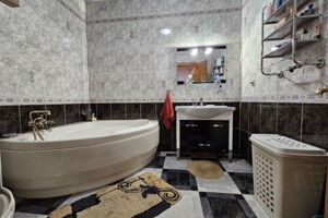 двухэтажный дом с гаражом, 223 кв. м, кирпич. Продажа в Долине фото 2