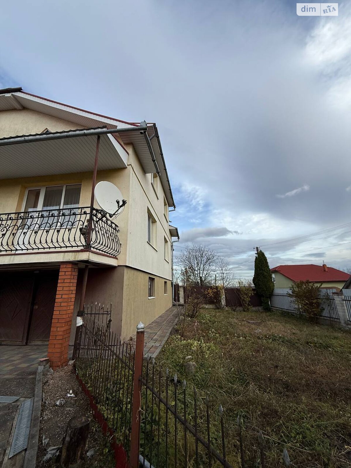 двухэтажный дом с гаражом, 319 кв. м, кирпич. Продажа в Долине фото 1 двухэтажный дом с гаражом, 319 кв. м, кирпич. Продажа в Долине фото 1