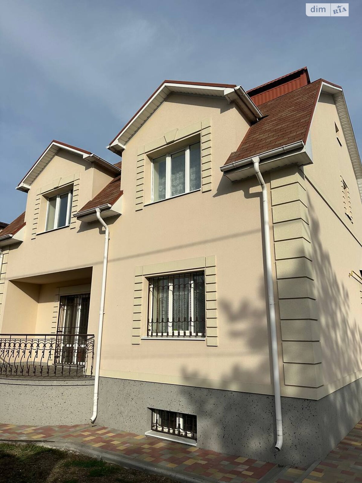 двухэтажный дом с гаражом, 246 кв. м, кирпич. Продажа в Доследном фото 1