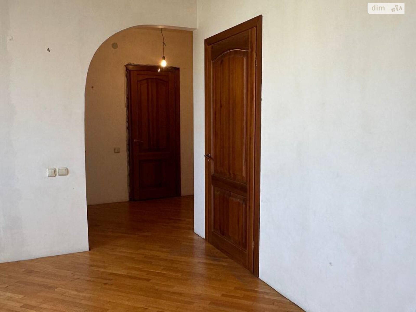 двухэтажный дом с гаражом, 246 кв. м, кирпич. Продажа в Доследном фото 1