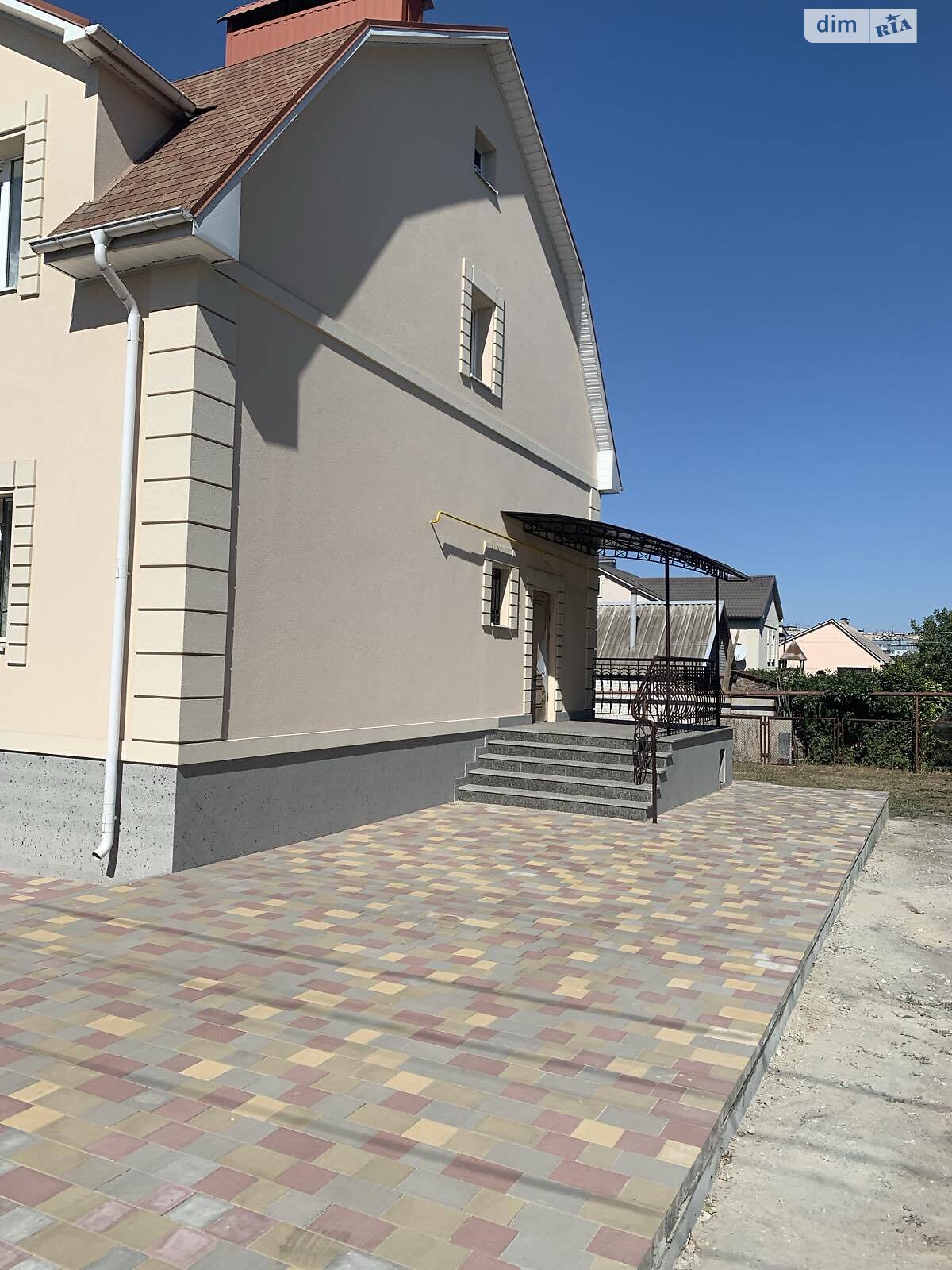 двухэтажный дом с гаражом, 246 кв. м, кирпич. Продажа в Доследном фото 1