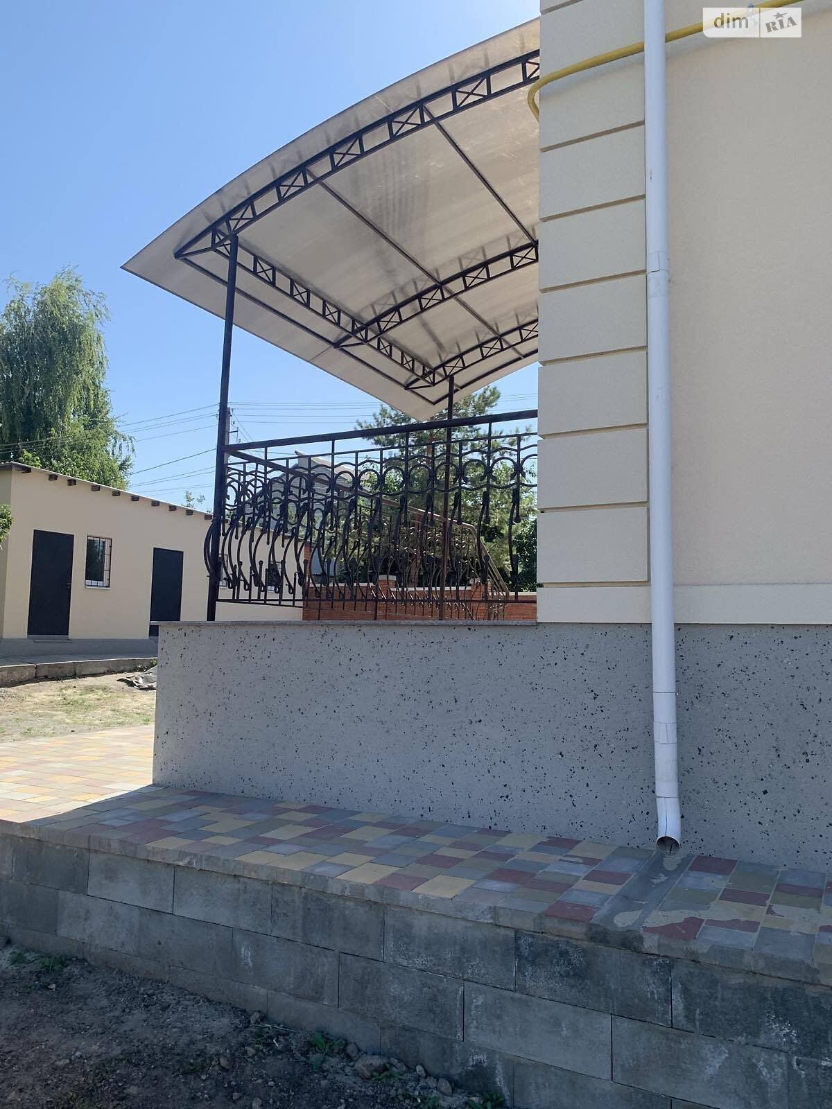 двухэтажный дом с гаражом, 246 кв. м, кирпич. Продажа в Доследном фото 1