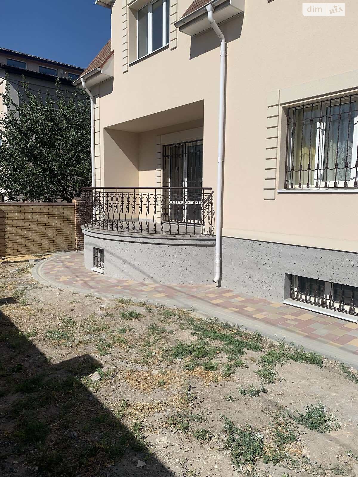 двухэтажный дом с гаражом, 246 кв. м, кирпич. Продажа в Доследном фото 1