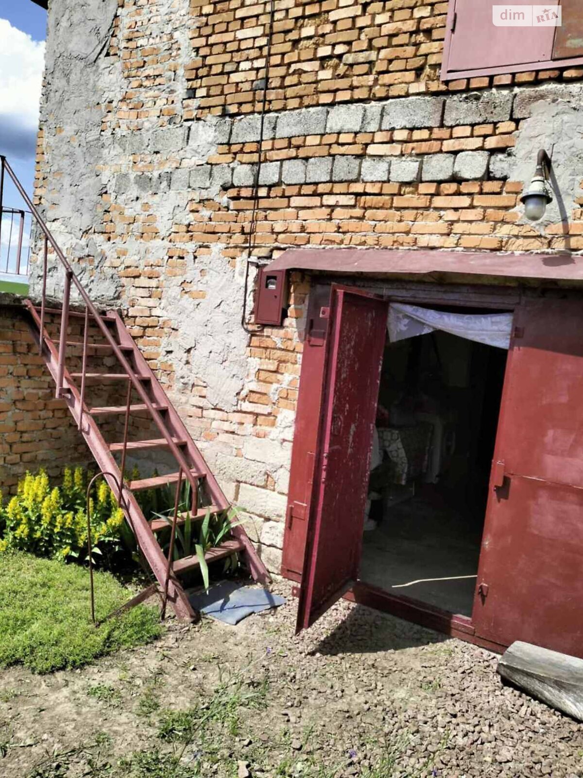 триповерховий будинок, 92 кв. м, цегла. Продаж у Довжанці фото 1 триповерховий будинок, 92 кв. м, цегла. Продаж у Довжанці фото 1