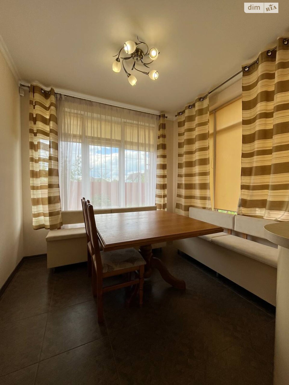 двухэтажный дом с верандой, 243 кв. м, кирпич. Продажа в Драгомирчанах фото 1 двухэтажный дом с верандой, 243 кв. м, кирпич. Продажа в Драгомирчанах фото 1