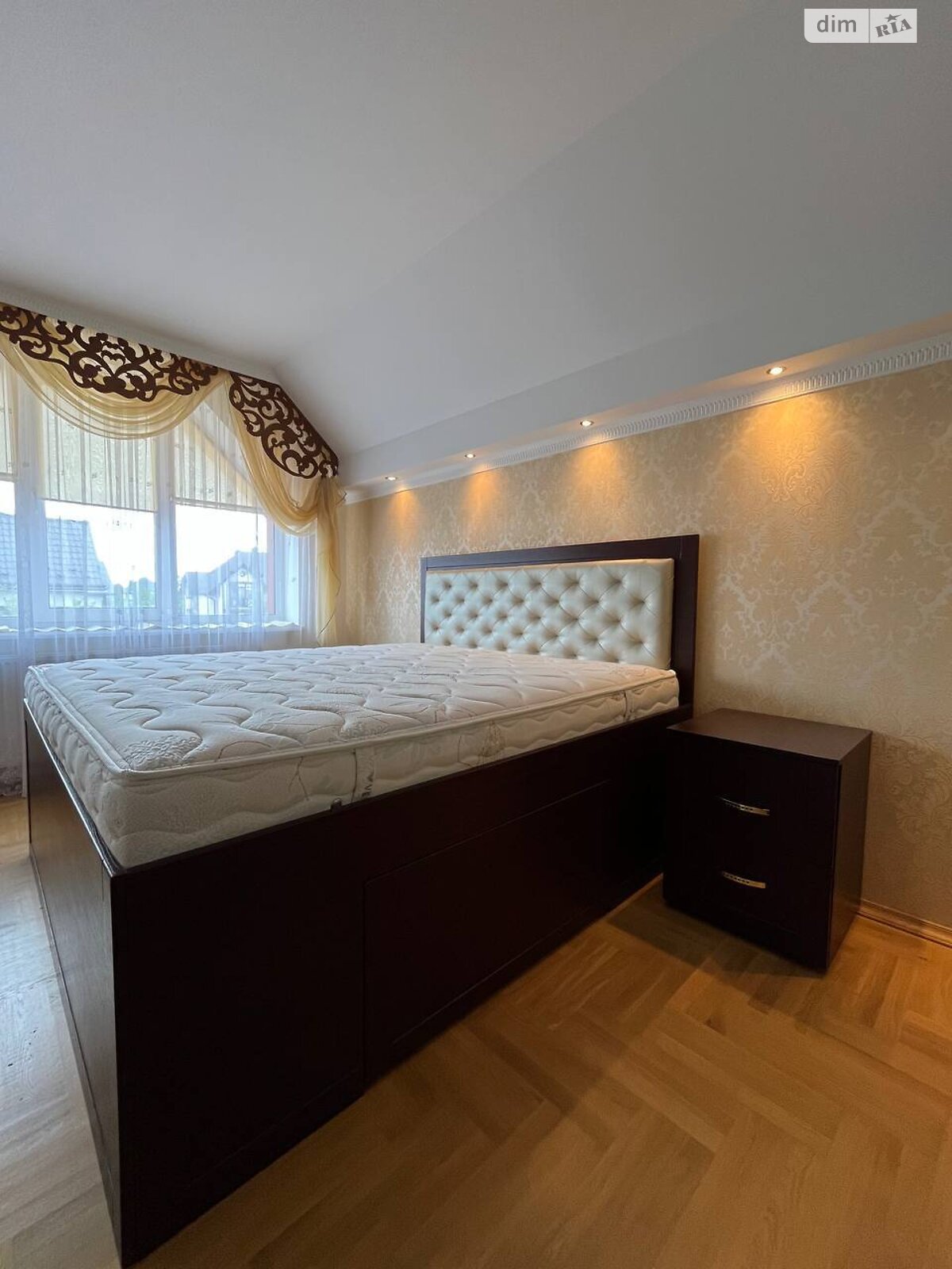 двухэтажный дом с верандой, 243 кв. м, кирпич. Продажа в Драгомирчанах фото 1 двухэтажный дом с верандой, 243 кв. м, кирпич. Продажа в Драгомирчанах фото 1