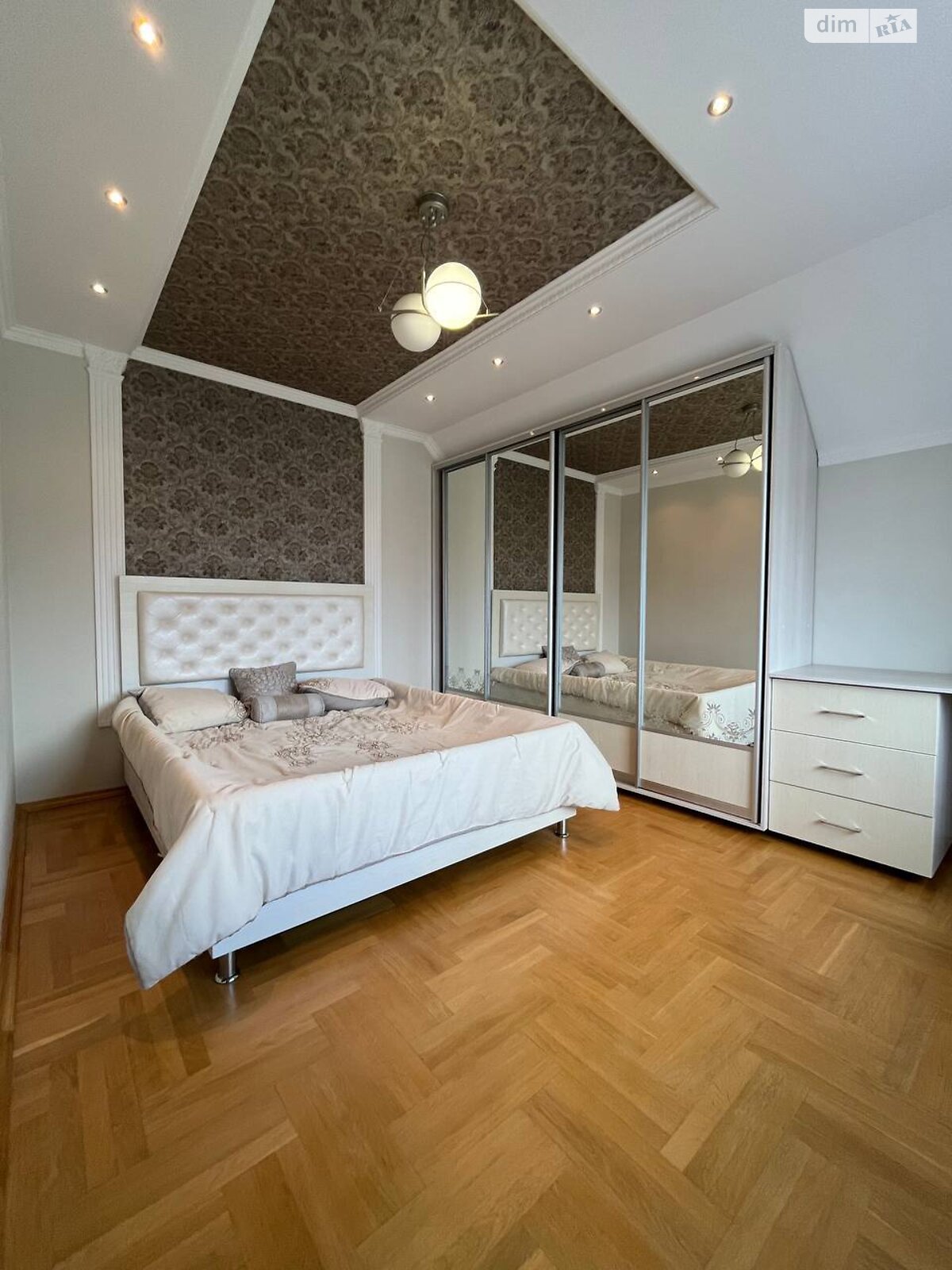 двухэтажный дом с верандой, 243 кв. м, кирпич. Продажа в Драгомирчанах фото 1 двухэтажный дом с верандой, 243 кв. м, кирпич. Продажа в Драгомирчанах фото 1