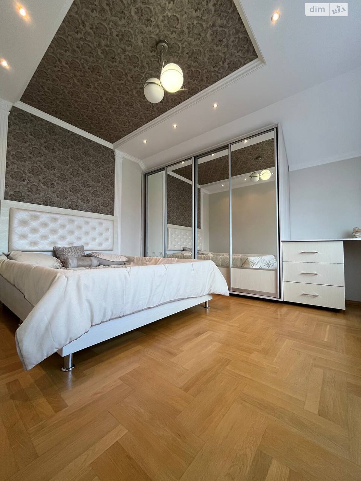 двухэтажный дом с верандой, 243 кв. м, кирпич. Продажа в Драгомирчанах фото 1 двухэтажный дом с верандой, 243 кв. м, кирпич. Продажа в Драгомирчанах фото 1