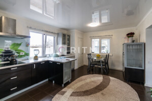 двухэтажный дом с отоплением, 137 кв. м, кирпич. Продажа в Драгомирчанах фото 2