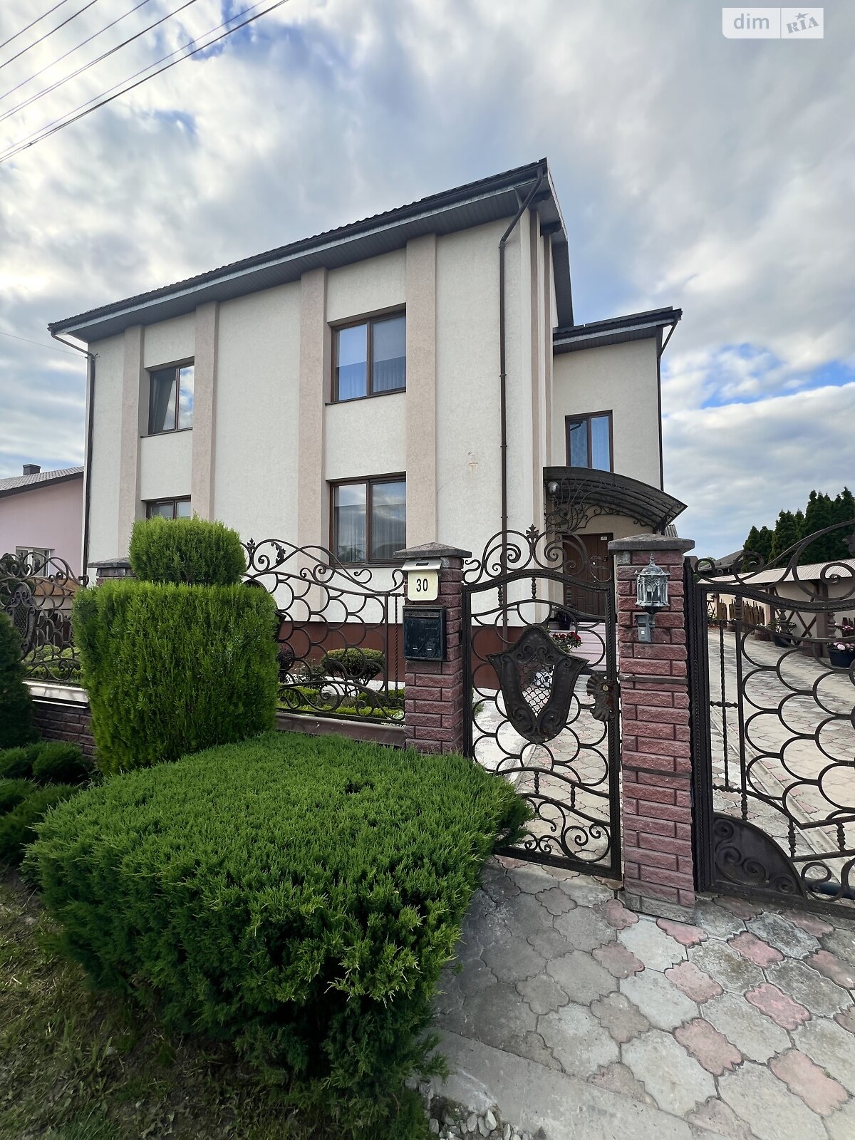 двухэтажный дом беседка, 222 кв. м, кирпич. Продажа в Драгомирчанах фото 1 двухэтажный дом беседка, 222 кв. м, кирпич. Продажа в Драгомирчанах фото 1