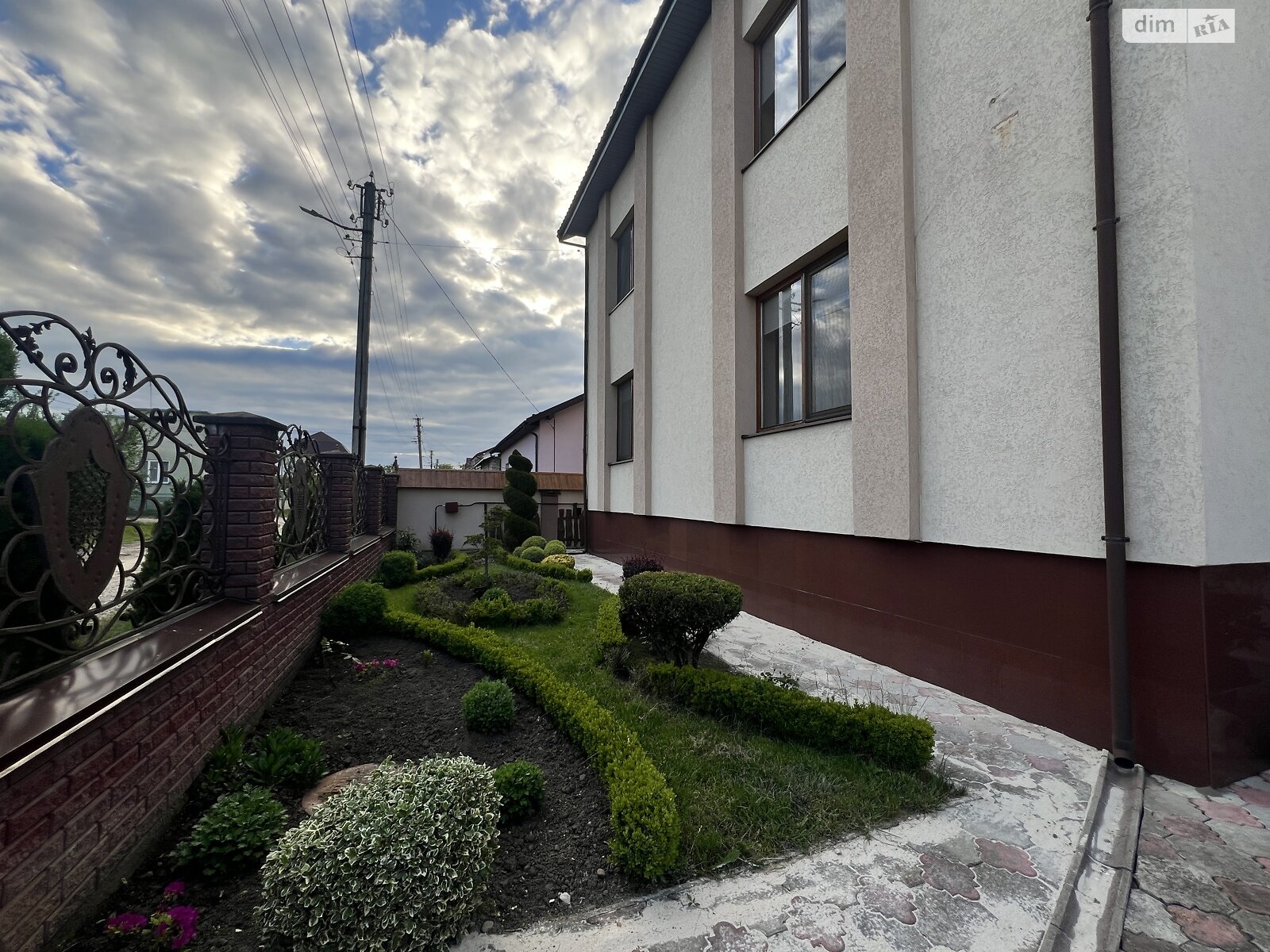 двухэтажный дом беседка, 222 кв. м, кирпич. Продажа в Драгомирчанах фото 1 двухэтажный дом беседка, 222 кв. м, кирпич. Продажа в Драгомирчанах фото 1