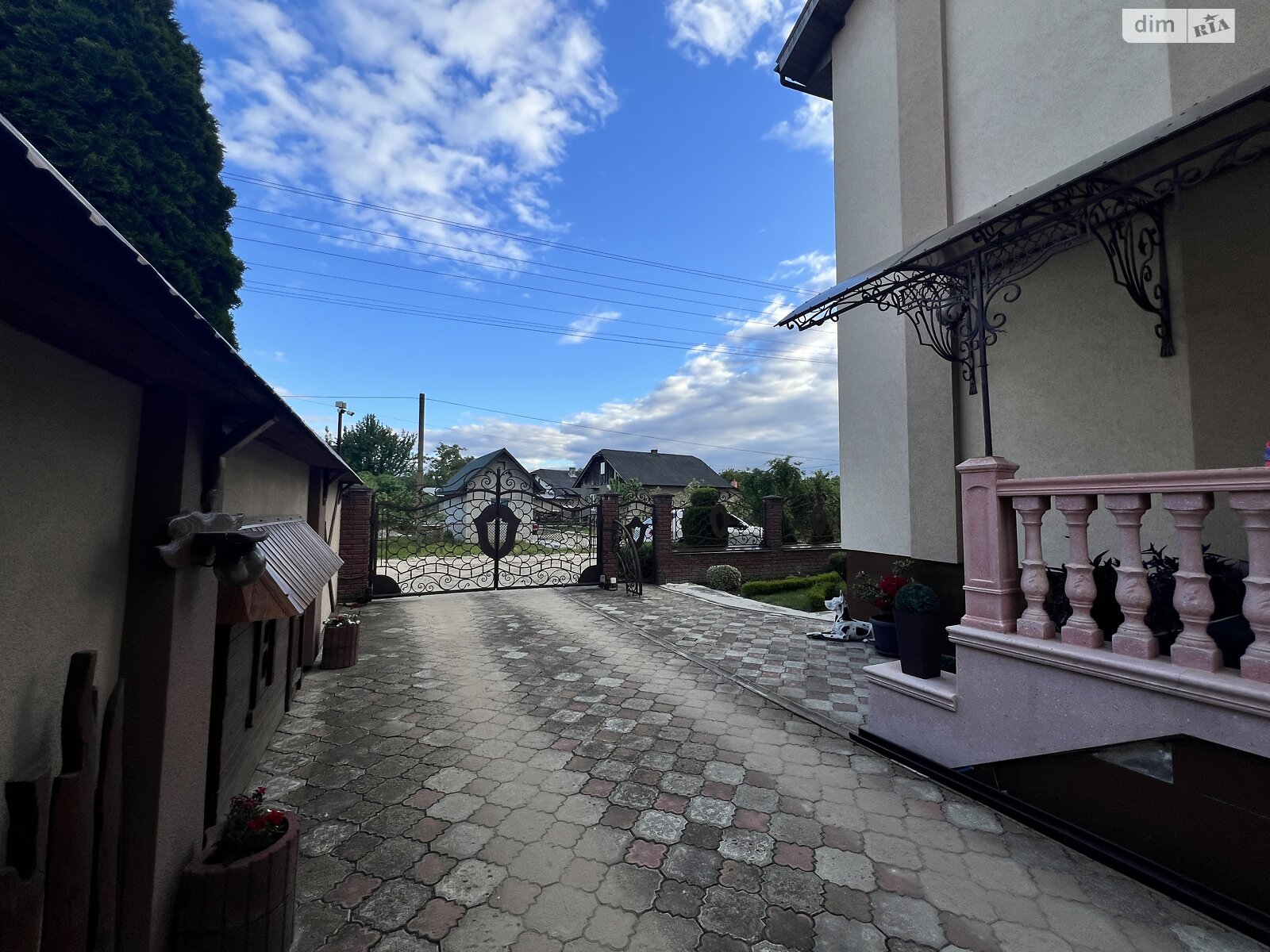 двухэтажный дом беседка, 222 кв. м, кирпич. Продажа в Драгомирчанах фото 1 двухэтажный дом беседка, 222 кв. м, кирпич. Продажа в Драгомирчанах фото 1