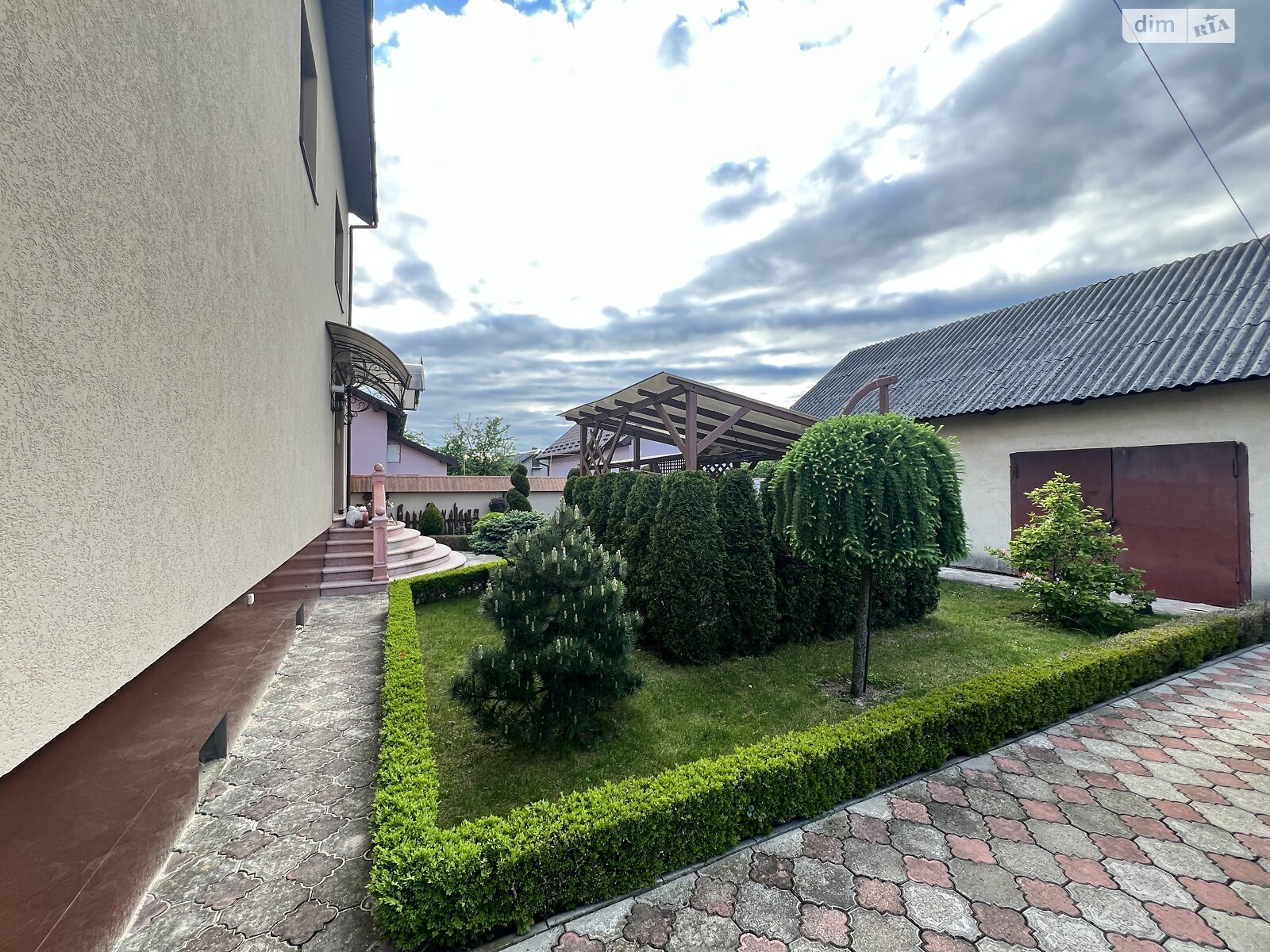 двухэтажный дом беседка, 222 кв. м, кирпич. Продажа в Драгомирчанах фото 1 двухэтажный дом беседка, 222 кв. м, кирпич. Продажа в Драгомирчанах фото 1
