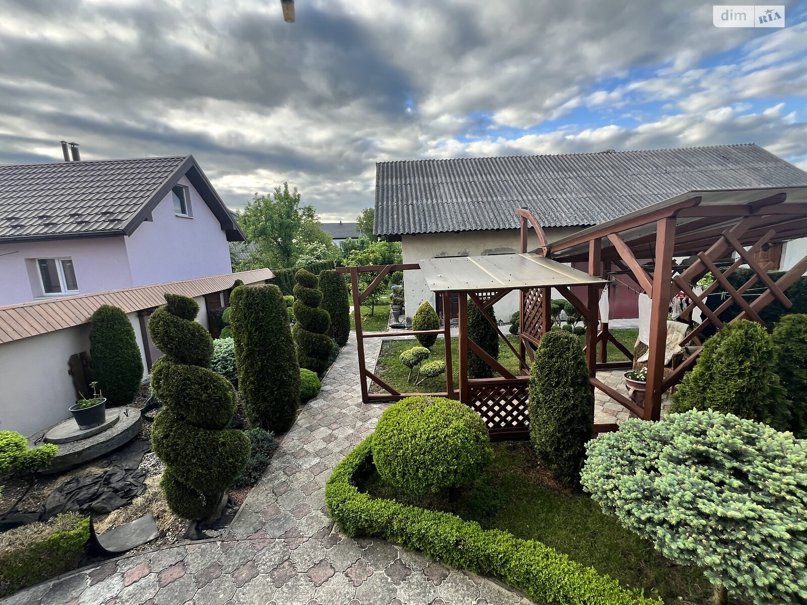 двухэтажный дом беседка, 222 кв. м, кирпич. Продажа в Драгомирчанах фото 1 двухэтажный дом беседка, 222 кв. м, кирпич. Продажа в Драгомирчанах фото 1