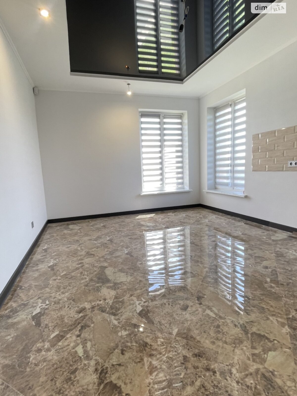 двухэтажный дом с отоплением, 180 кв. м, кирпич. Продажа в Драгомирчанах фото 1 двухэтажный дом с отоплением, 180 кв. м, кирпич. Продажа в Драгомирчанах фото 1