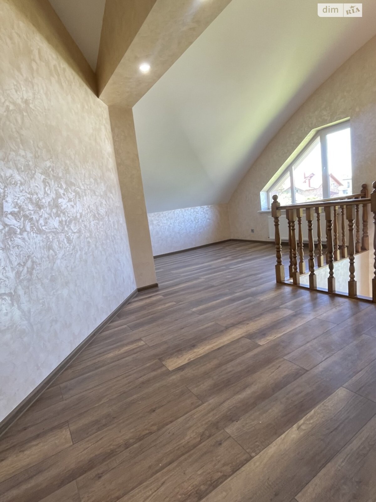 двухэтажный дом с отоплением, 180 кв. м, кирпич. Продажа в Драгомирчанах фото 1 двухэтажный дом с отоплением, 180 кв. м, кирпич. Продажа в Драгомирчанах фото 1