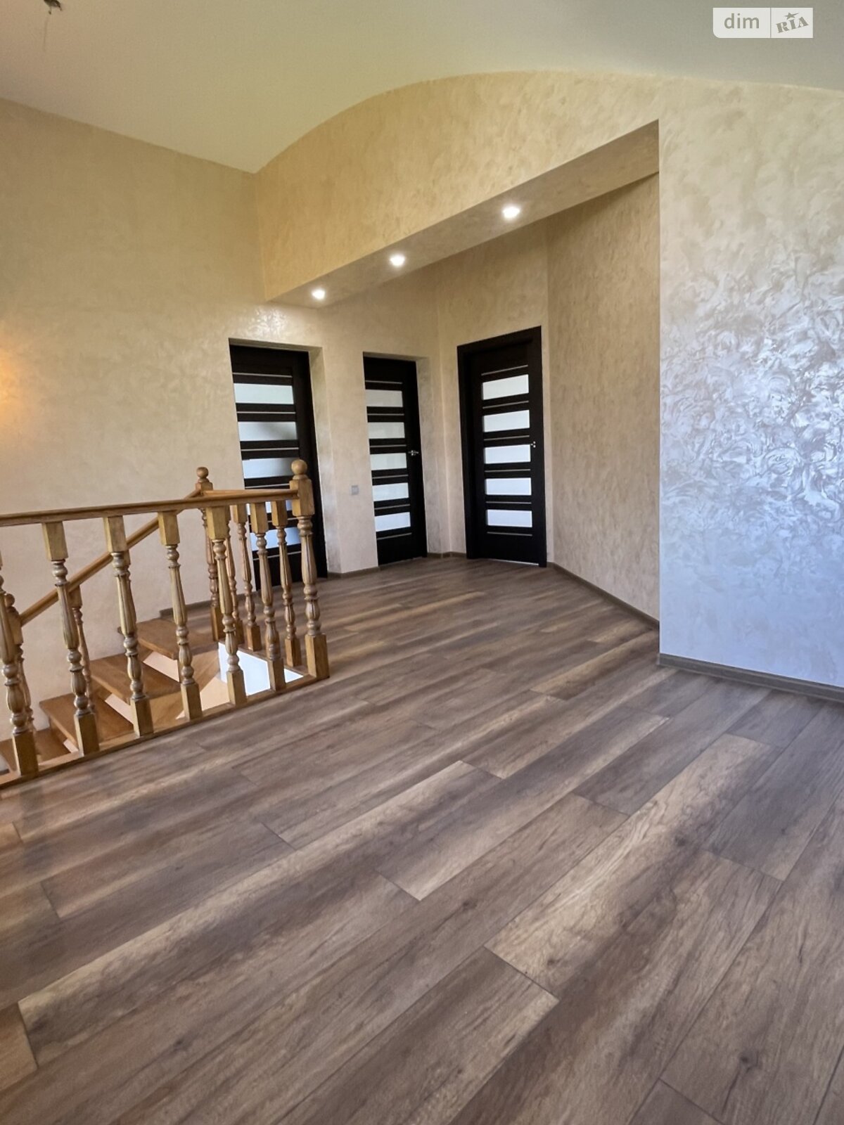двухэтажный дом с отоплением, 180 кв. м, кирпич. Продажа в Драгомирчанах фото 1 двухэтажный дом с отоплением, 180 кв. м, кирпич. Продажа в Драгомирчанах фото 1