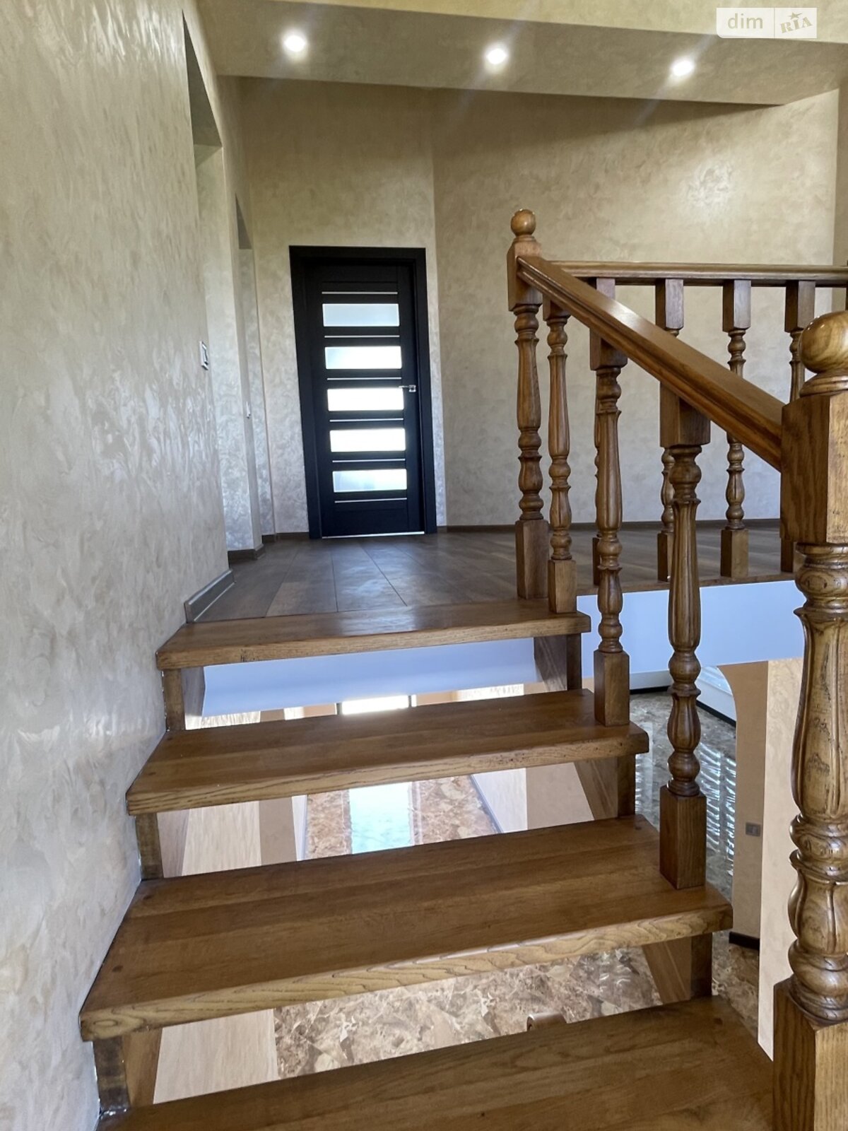 двухэтажный дом с отоплением, 180 кв. м, кирпич. Продажа в Драгомирчанах фото 1 двухэтажный дом с отоплением, 180 кв. м, кирпич. Продажа в Драгомирчанах фото 1