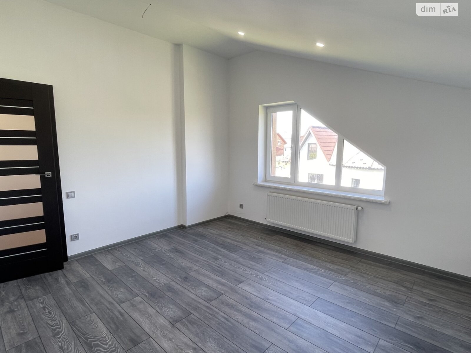 двухэтажный дом с отоплением, 180 кв. м, кирпич. Продажа в Драгомирчанах фото 1 двухэтажный дом с отоплением, 180 кв. м, кирпич. Продажа в Драгомирчанах фото 1