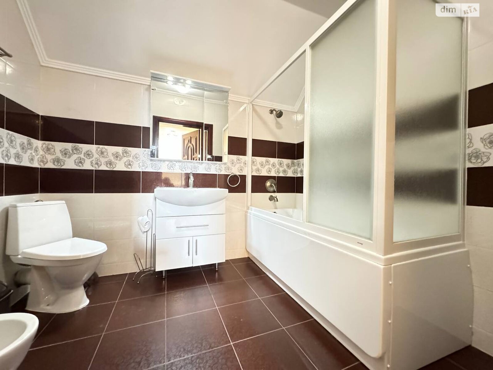 двоповерховий будинок з верандою, 221.6 кв. м, цегла. Продаж у Драгомирчанах фото 1 двоповерховий будинок з верандою, 221.6 кв. м, цегла. Продаж у Драгомирчанах фото 1