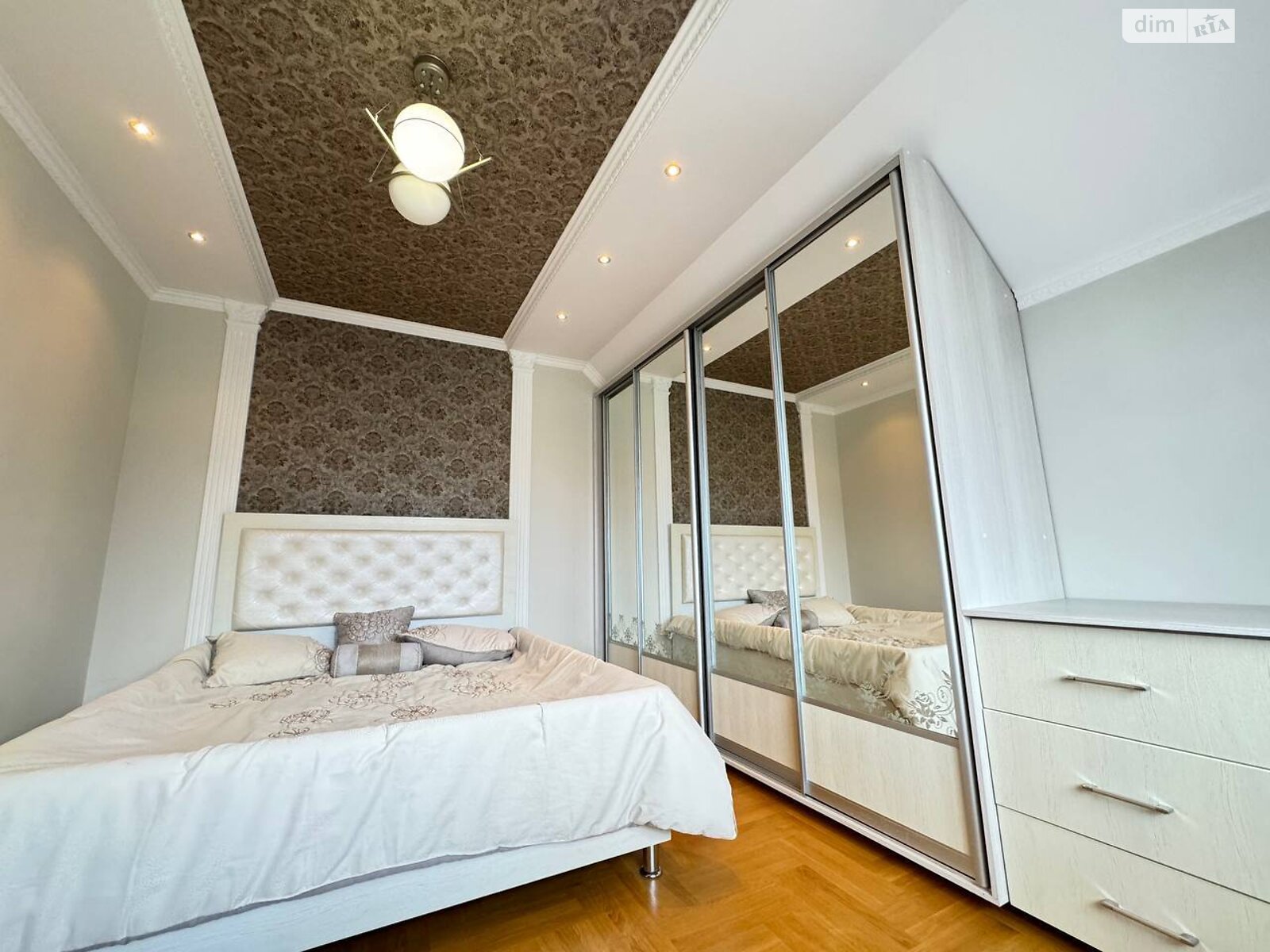 двоповерховий будинок з верандою, 221.6 кв. м, цегла. Продаж у Драгомирчанах фото 1 двоповерховий будинок з верандою, 221.6 кв. м, цегла. Продаж у Драгомирчанах фото 1