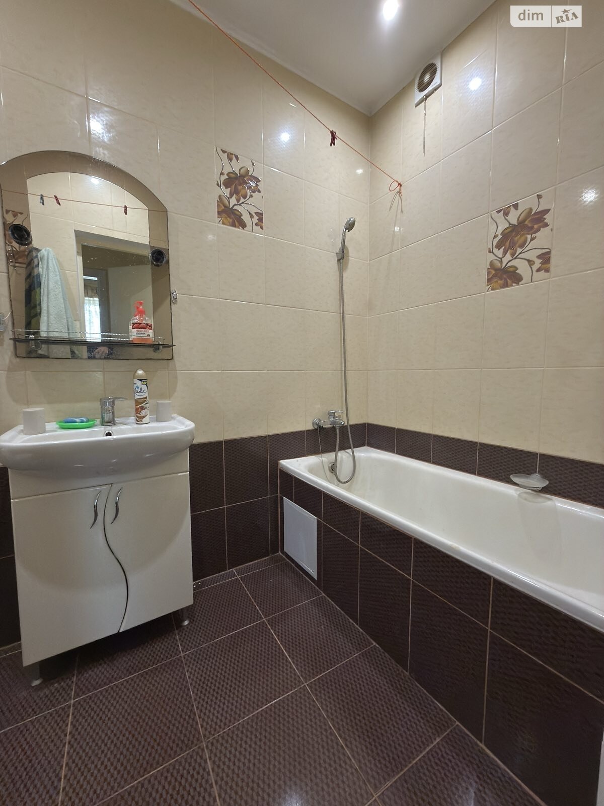 одноэтажный дом с верандой, 88 кв. м, кирпич. Продажа в Дрогобыче фото 1