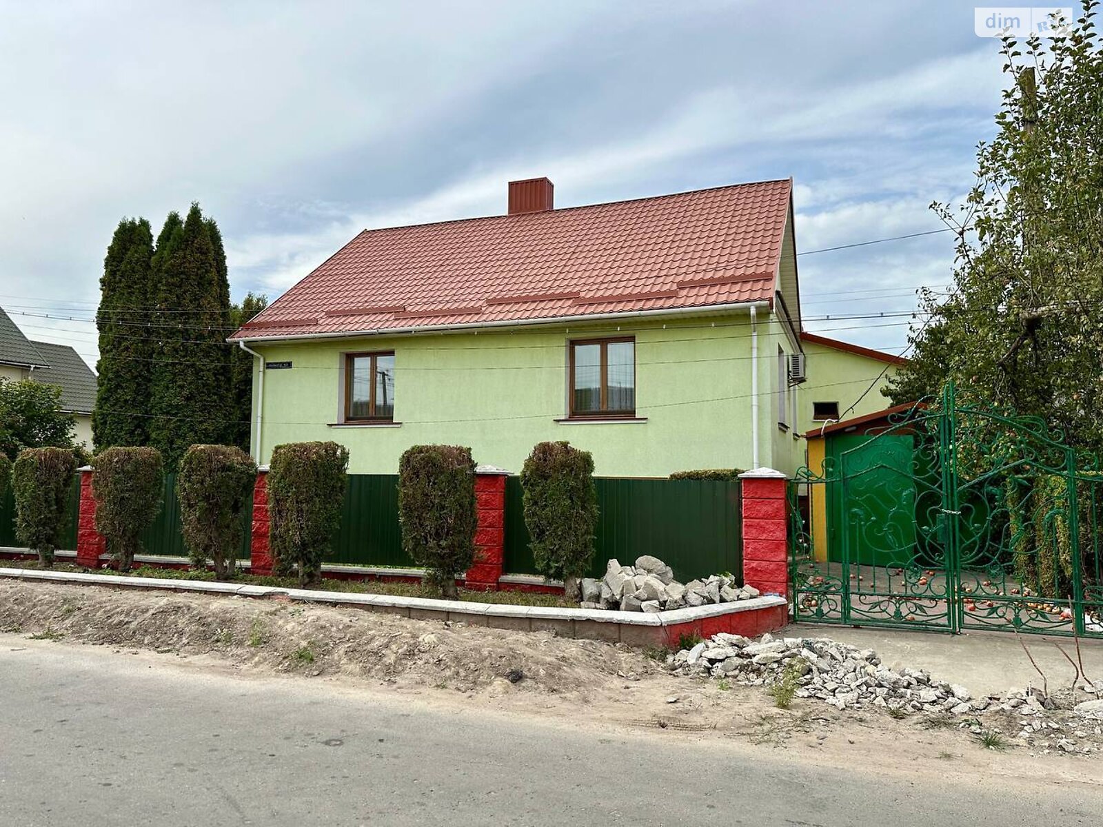 чотириповерховий будинок, 150 кв. м, цегла. Продаж в Дубні, район Дубно фото 1