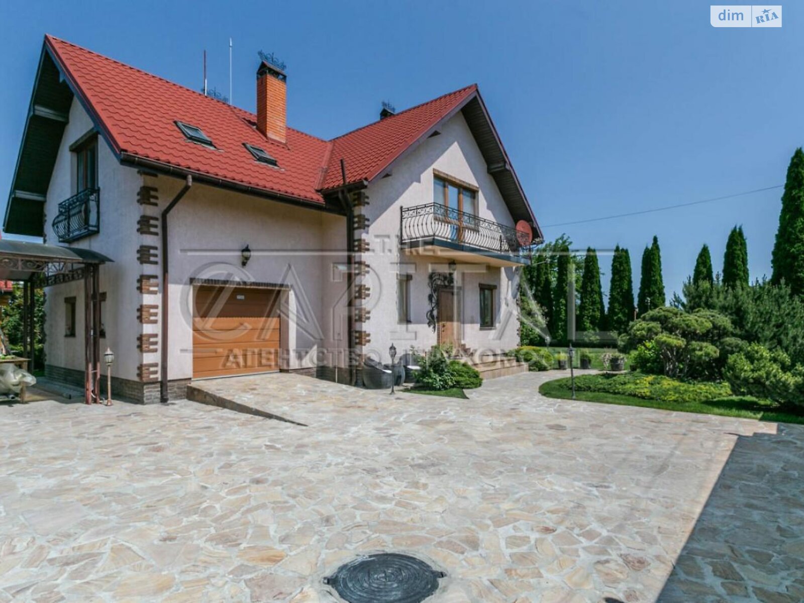 двухэтажный дом с балконом, 205 кв. м, кирпич. Продажа в Дударкове фото 1