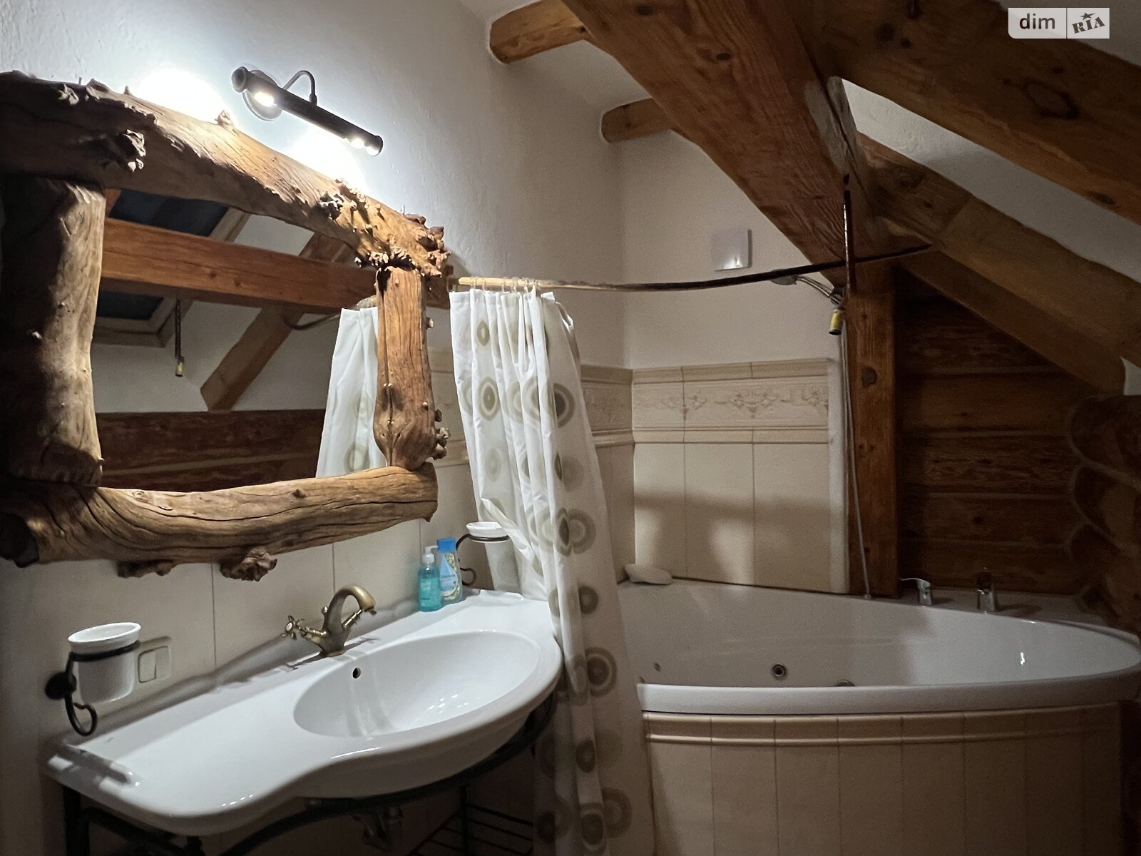 трехэтажный дом с верандой, 308 кв. м, дерево и кирпич. Продажа в Дземброне фото 1 трехэтажный дом с верандой, 308 кв. м, дерево и кирпич. Продажа в Дземброне фото 1