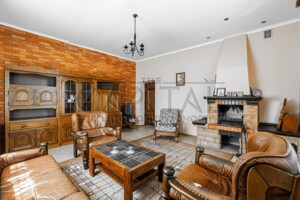 трехэтажный дом с гаражом, 500 кв. м, кирпич. Продажа в Евминке фото 2