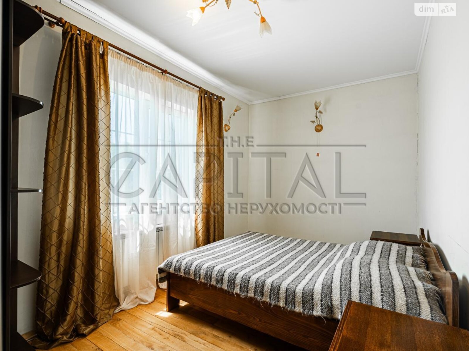 трехэтажный дом с гаражом, 500 кв. м, кирпич. Продажа в Евминке фото 1