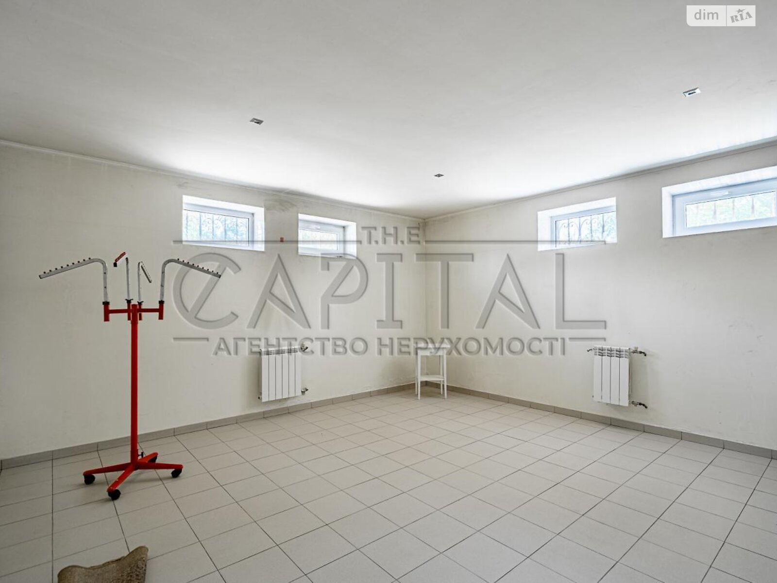 трехэтажный дом с гаражом, 500 кв. м, кирпич. Продажа в Евминке фото 1