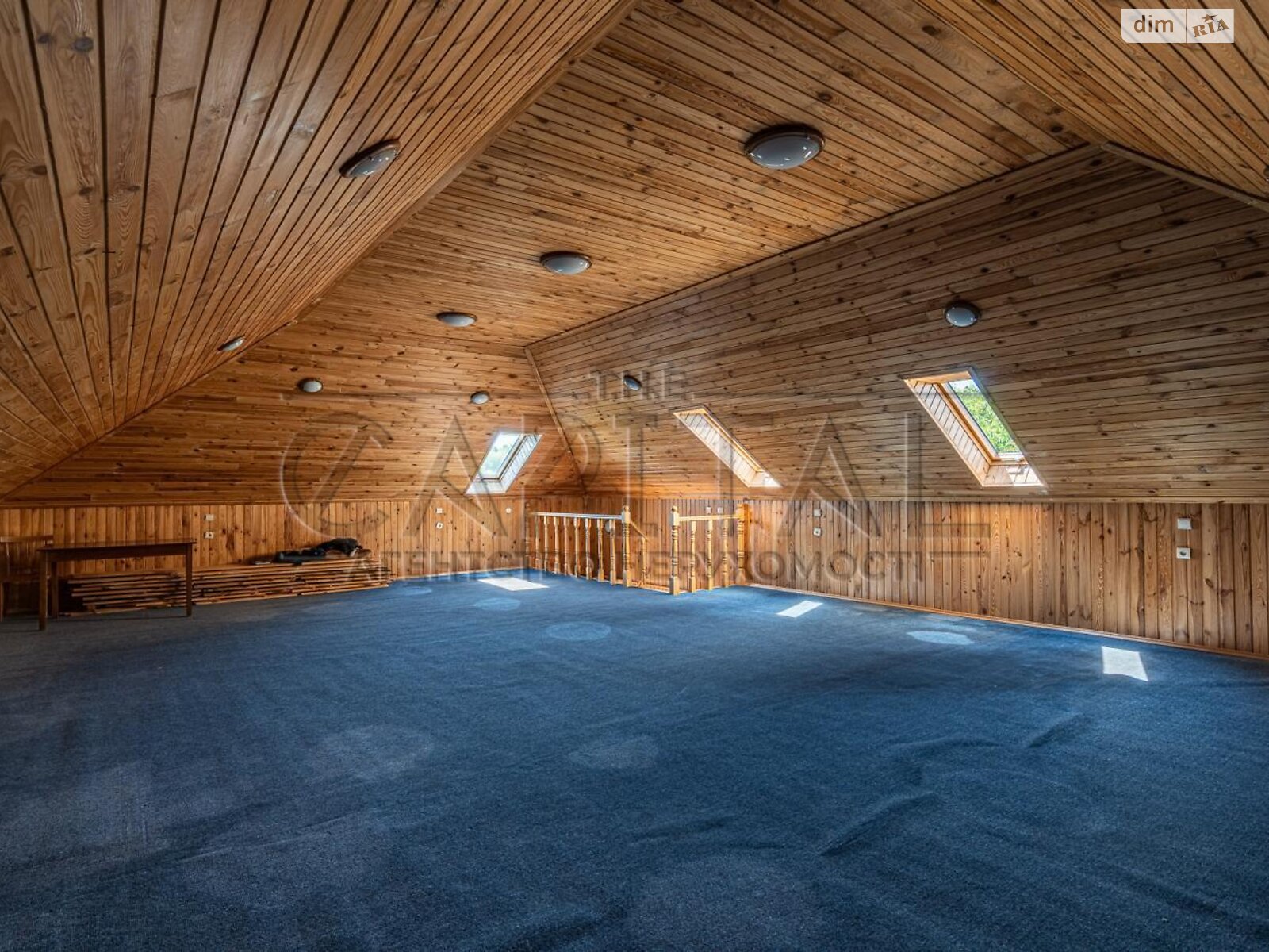 трехэтажный дом с гаражом, 500 кв. м, кирпич. Продажа в Евминке фото 1