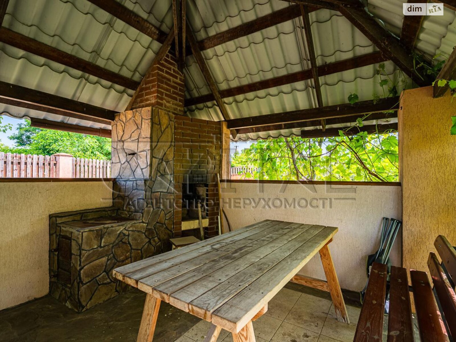 трехэтажный дом с гаражом, 500 кв. м, кирпич. Продажа в Евминке фото 1