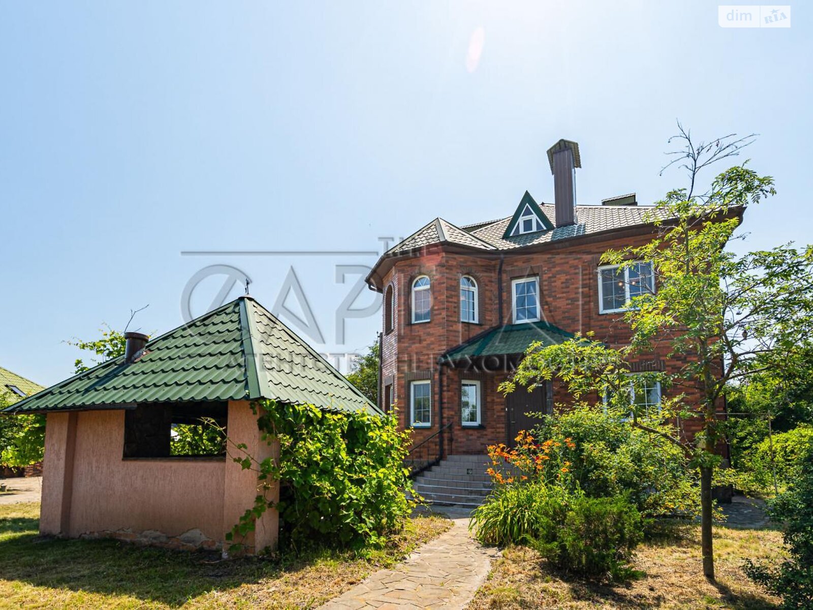 трехэтажный дом с гаражом, 500 кв. м, кирпич. Продажа в Евминке фото 1