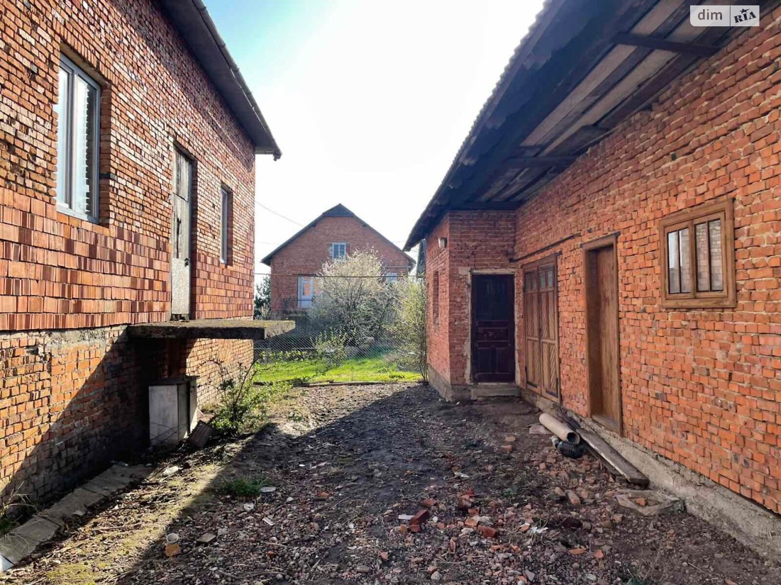 двухэтажный дом, 201 кв. м, кирпич. Продажа в Езуполе фото 1 двухэтажный дом, 201 кв. м, кирпич. Продажа в Езуполе фото 1