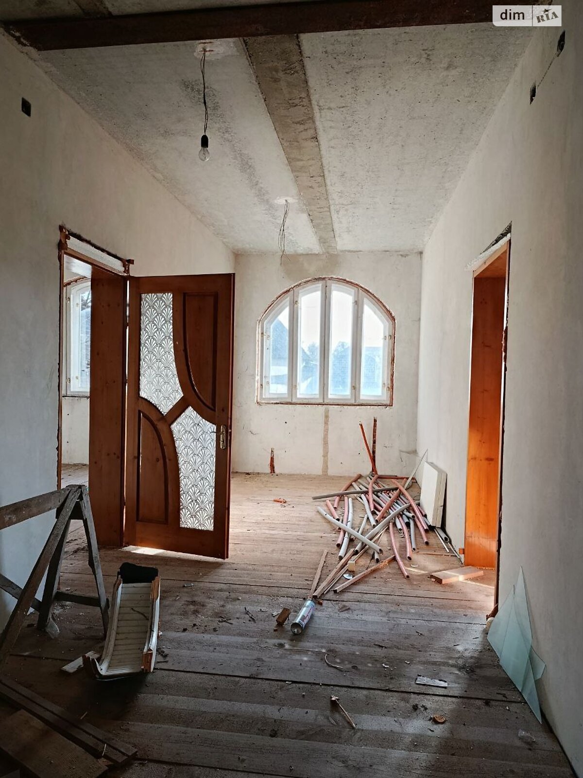 трехэтажный дом, 494 кв. м, кирпич. Продажа в Езуполе фото 1 трехэтажный дом, 494 кв. м, кирпич. Продажа в Езуполе фото 1