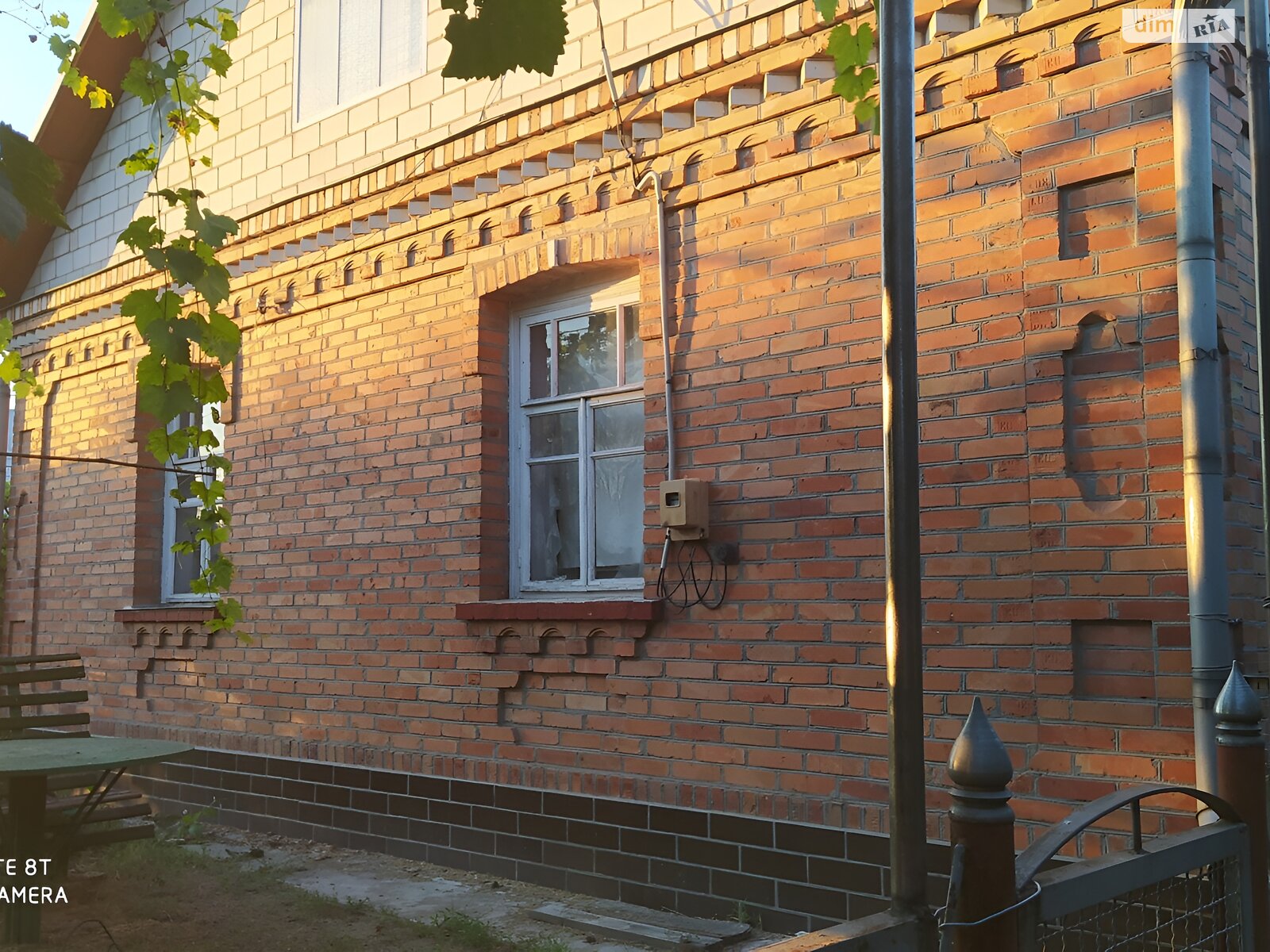 двоповерховий будинок з гаражем, 100 кв. м, цегла. Продаж у Флорине фото 1 двоповерховий будинок з гаражем, 100 кв. м, цегла. Продаж у Флорине фото 1