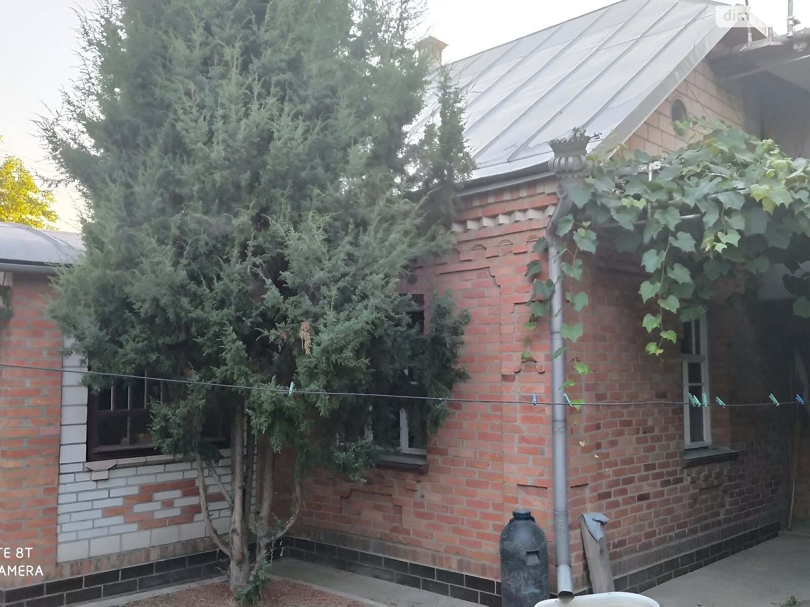 двоповерховий будинок з гаражем, 100 кв. м, цегла. Продаж у Флорине фото 1 двоповерховий будинок з гаражем, 100 кв. м, цегла. Продаж у Флорине фото 1