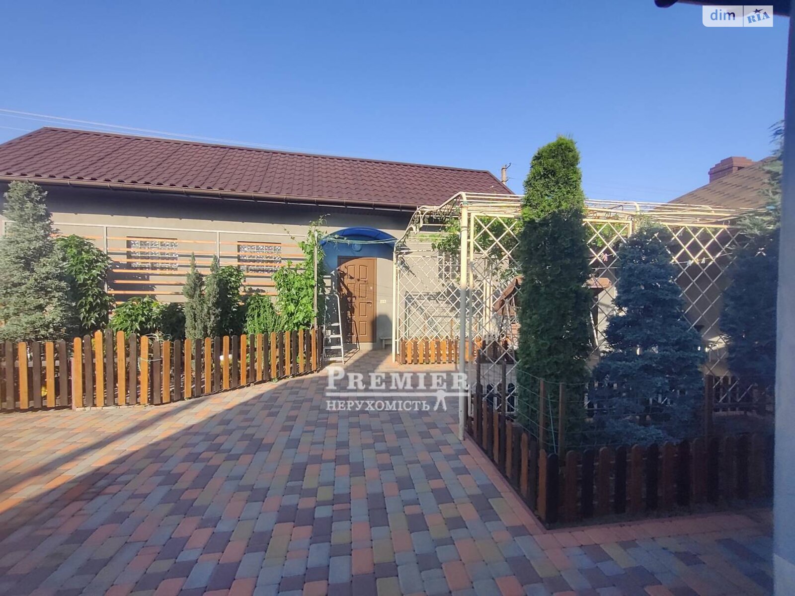 двоповерховий будинок з гаражем, 138.8 кв. м, цегла. Продаж у Фонтанці фото 1 двоповерховий будинок з гаражем, 138.8 кв. м, цегла. Продаж у Фонтанці фото 1
