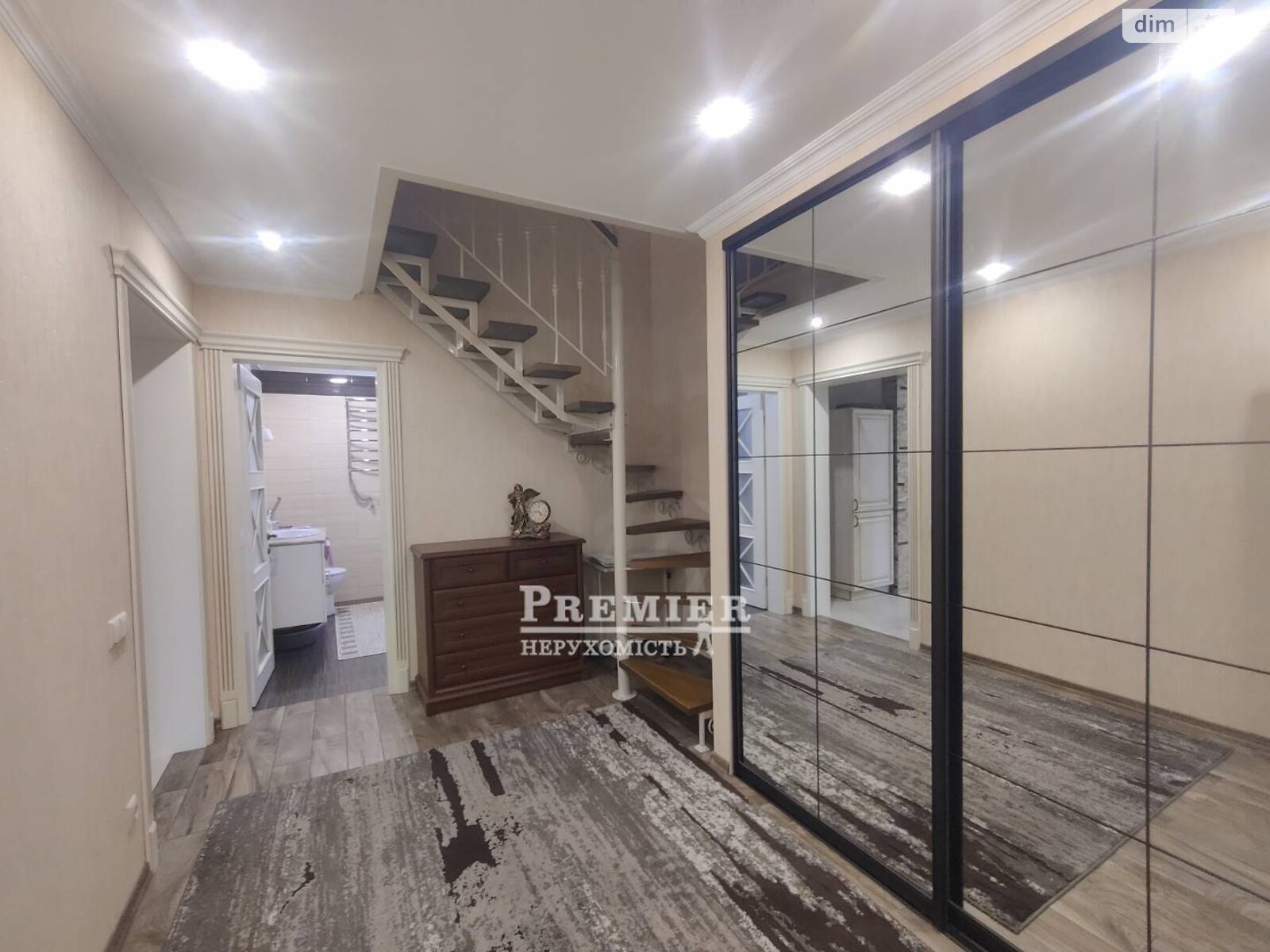 двоповерховий будинок з гаражем, 138.8 кв. м, цегла. Продаж у Фонтанці фото 1 двоповерховий будинок з гаражем, 138.8 кв. м, цегла. Продаж у Фонтанці фото 1