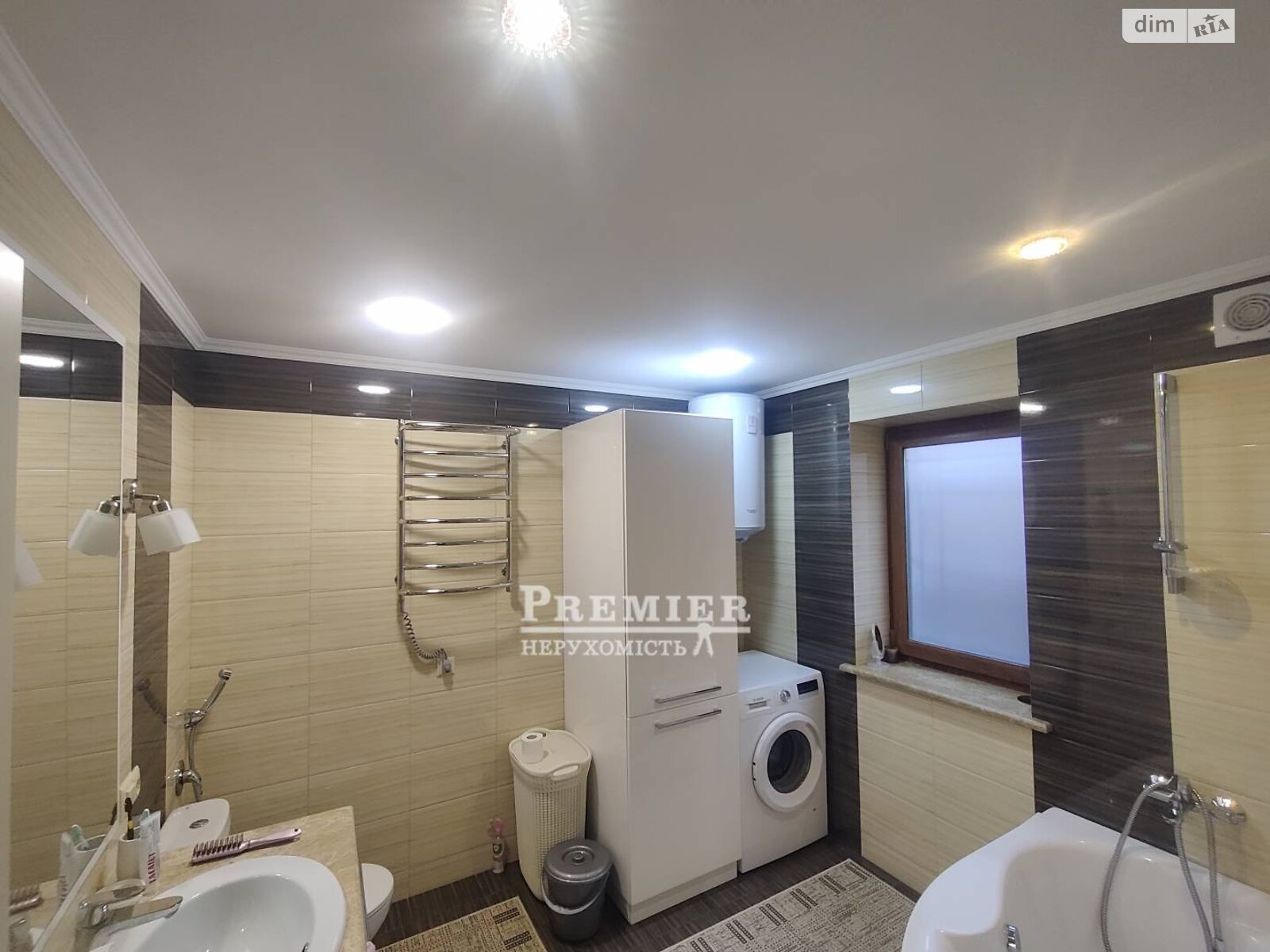 двоповерховий будинок з гаражем, 138.8 кв. м, цегла. Продаж у Фонтанці фото 1 двоповерховий будинок з гаражем, 138.8 кв. м, цегла. Продаж у Фонтанці фото 1