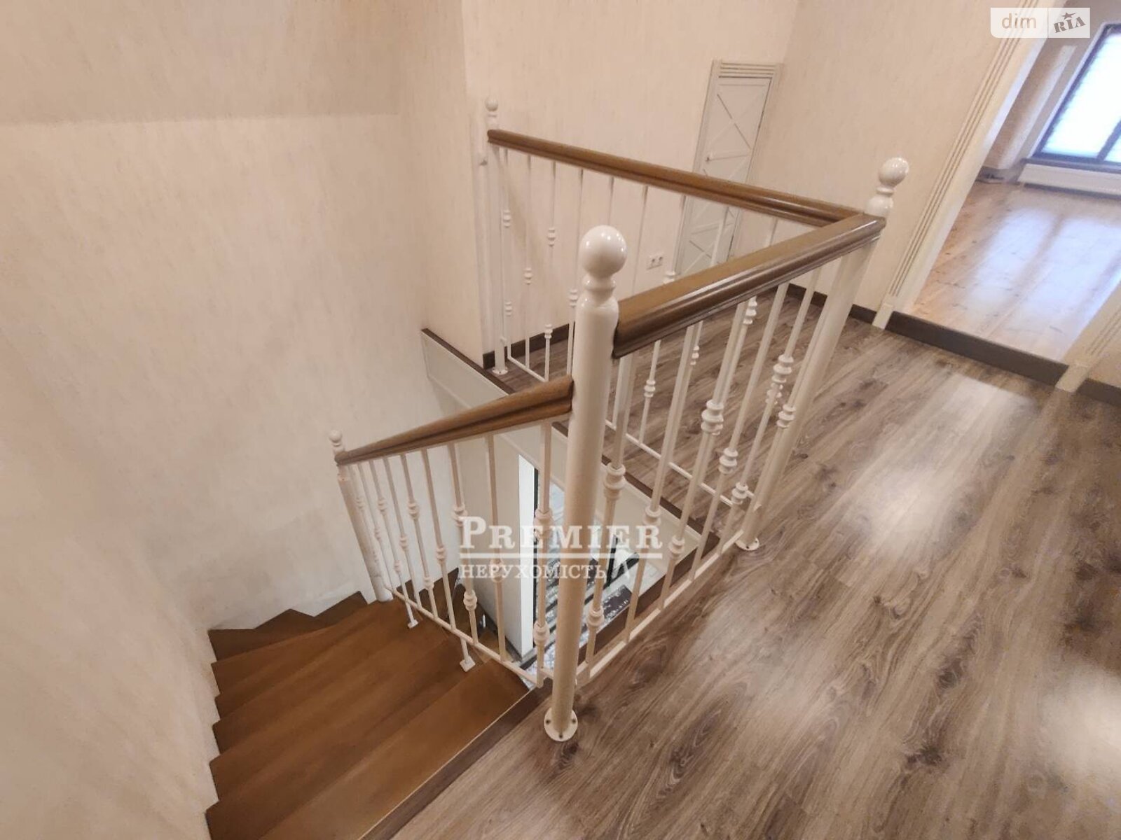 двоповерховий будинок з гаражем, 138.8 кв. м, цегла. Продаж у Фонтанці фото 1 двоповерховий будинок з гаражем, 138.8 кв. м, цегла. Продаж у Фонтанці фото 1