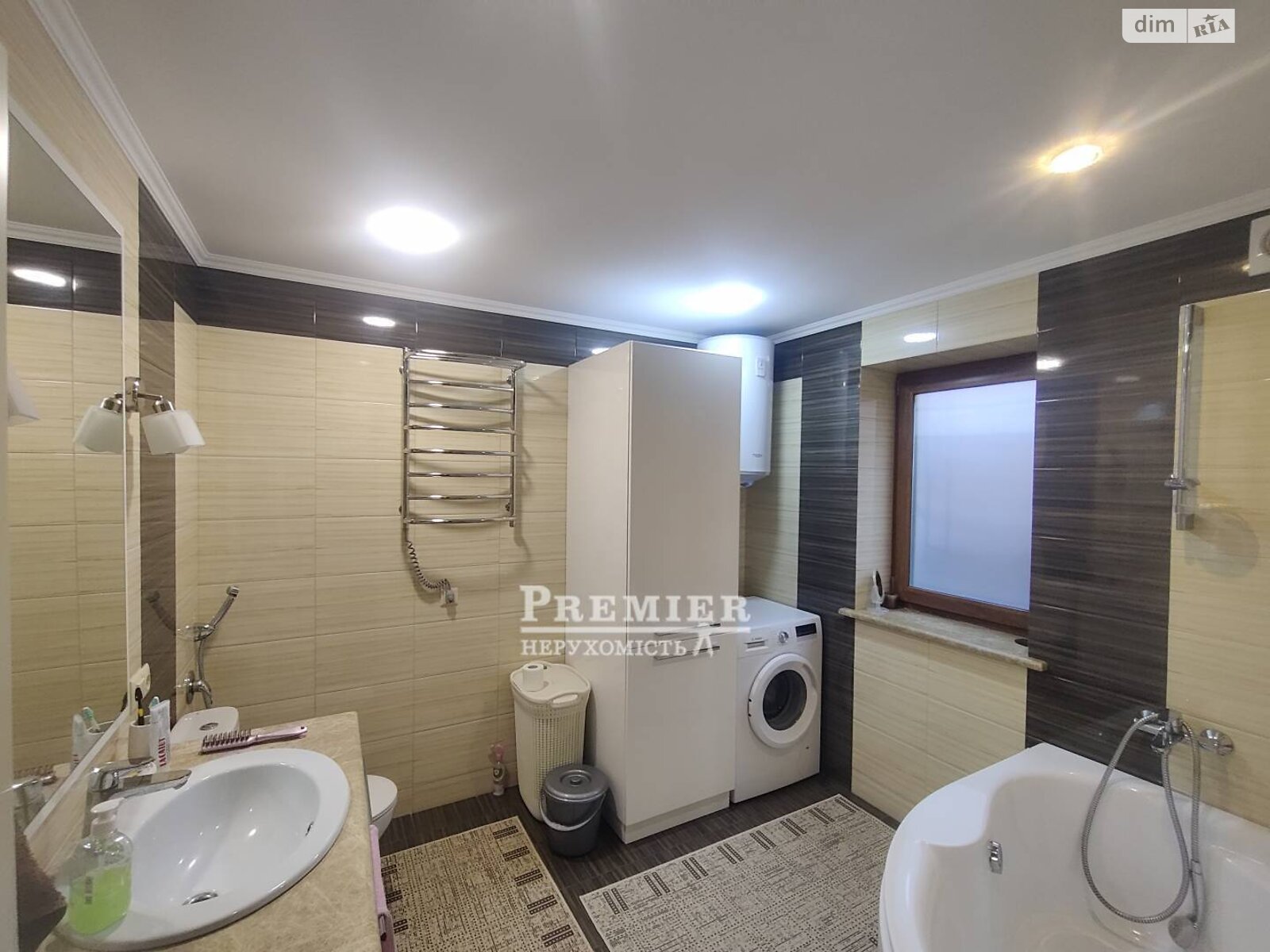 двоповерховий будинок з гаражем, 138.8 кв. м, цегла. Продаж у Фонтанці фото 1 двоповерховий будинок з гаражем, 138.8 кв. м, цегла. Продаж у Фонтанці фото 1